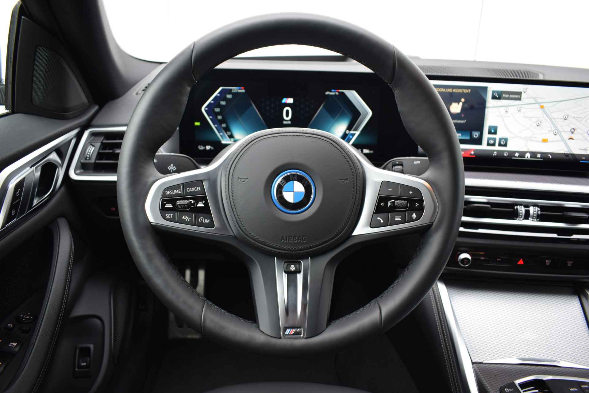 BMW i4 eDrive35 High Executive M Sport / Live Cockpit Professional / Stoelverwarming / Verwarmd stuurwiel / Active Cruise Control / Parking Assistant - 15/28