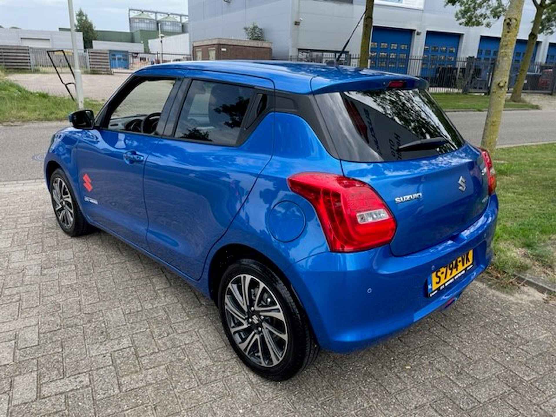 SUZUKI Swift 1.2 DualJet 83pk Smart Hybrid Style - 8/36