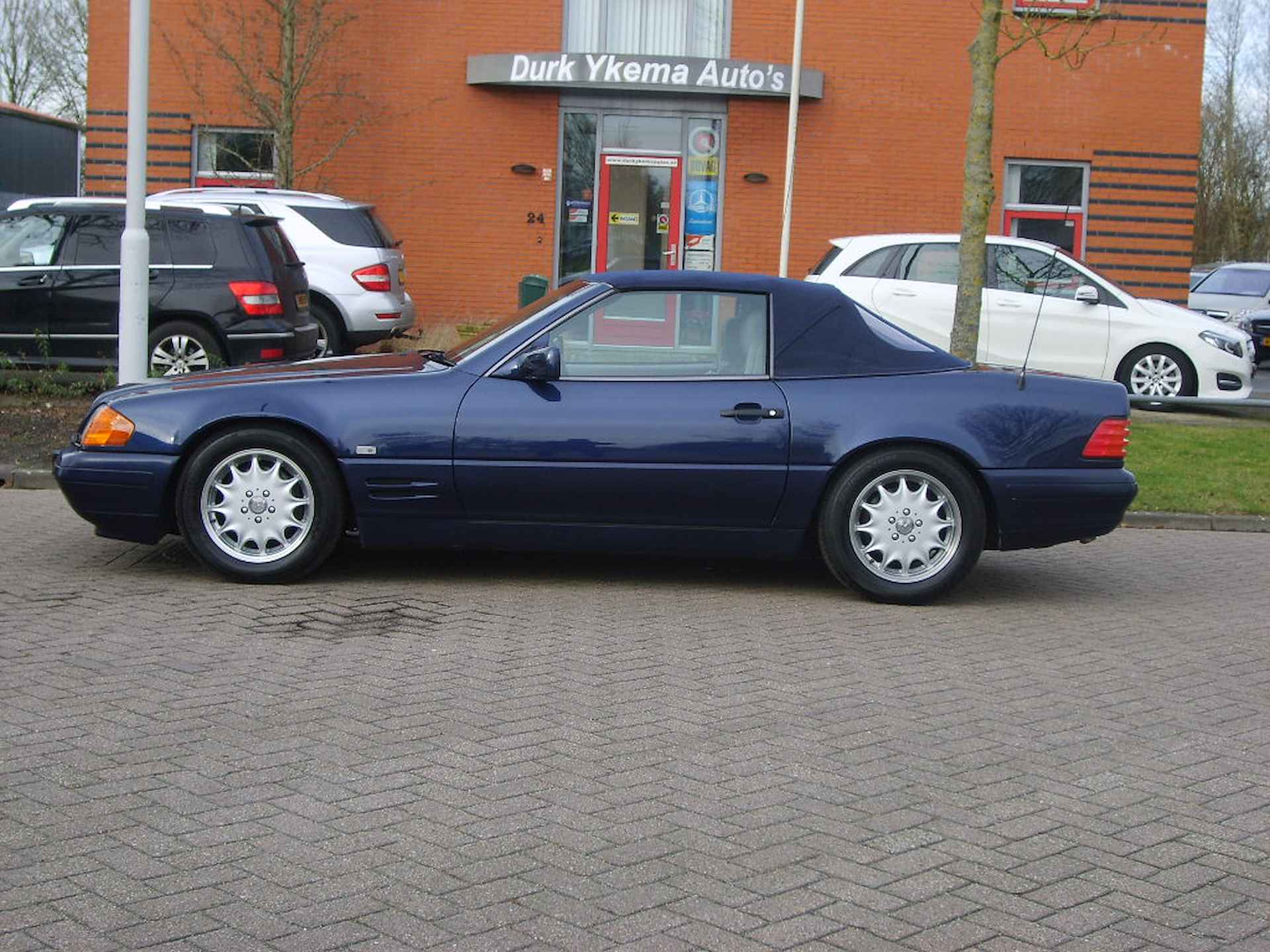 Mercedes-Benz SL-Klasse Roadster 320 - 8/36