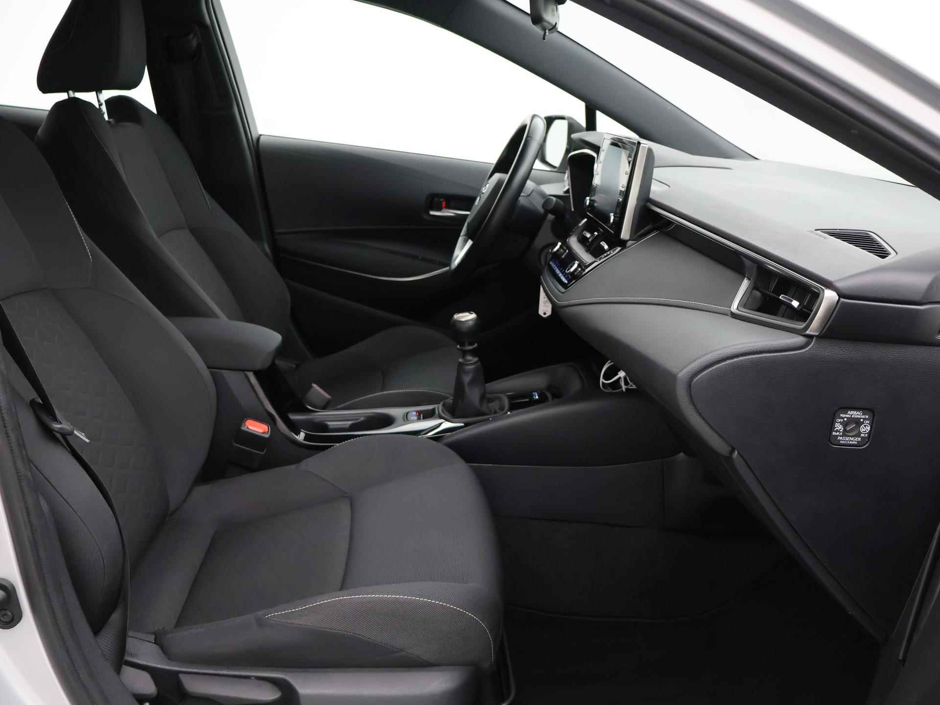Toyota Corolla Touring Sports 1.2 TURBO + ADAPTIVE CRUISE / TREKHAAK / LED / CARPLAY / NAVIGATIE - 13/30