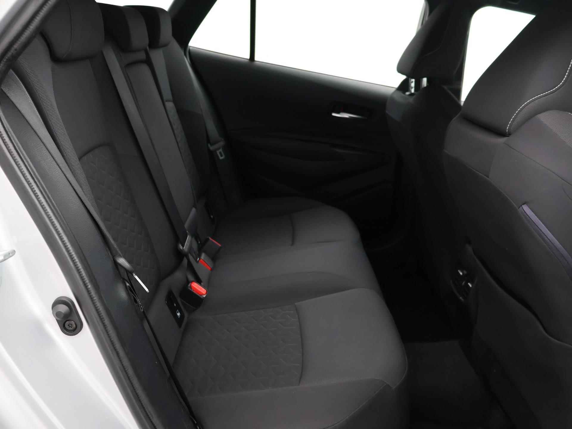 Toyota Corolla Touring Sports 1.2 TURBO + ADAPTIVE CRUISE / TREKHAAK / LED / CARPLAY / NAVIGATIE - 14/30
