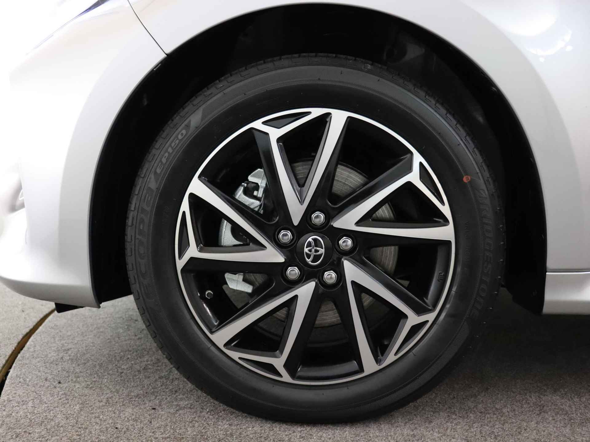 Toyota Yaris 1.5 Hybrid Dynamic Limited | Apple carplay | Android auto | Lm velgen | Bumperbeschermstrip | - 3/32