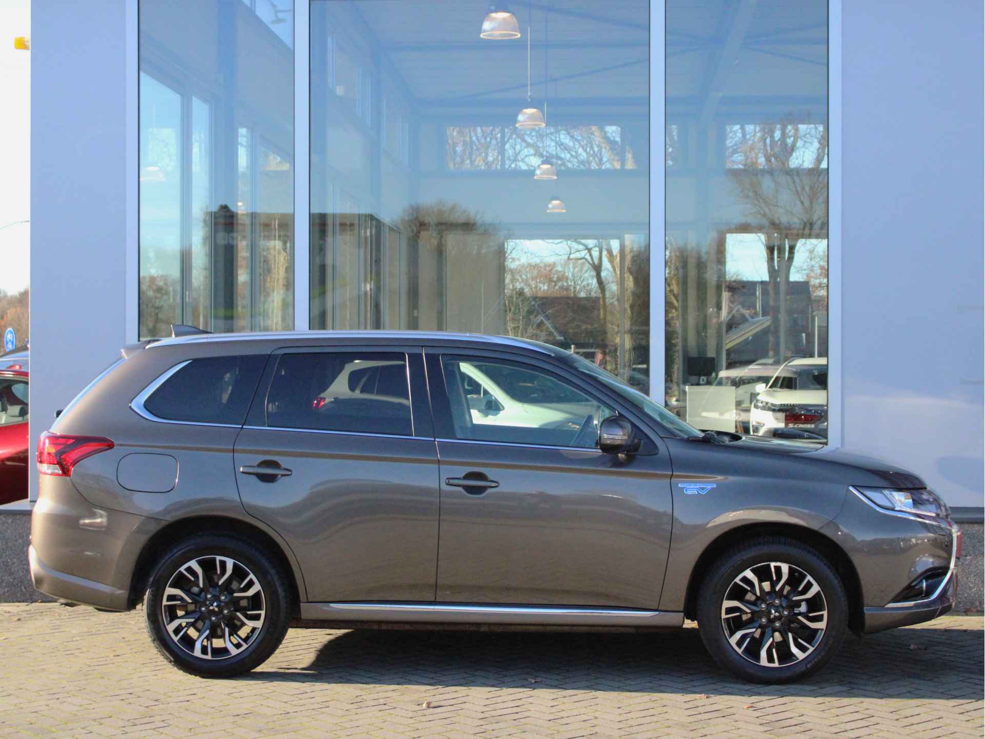 Mitsubishi Outlander 2.0 PHEV Executive Edition Leder/Alcantara Bekleding, Cruise en Climate Control, Keyless Go - 13/42