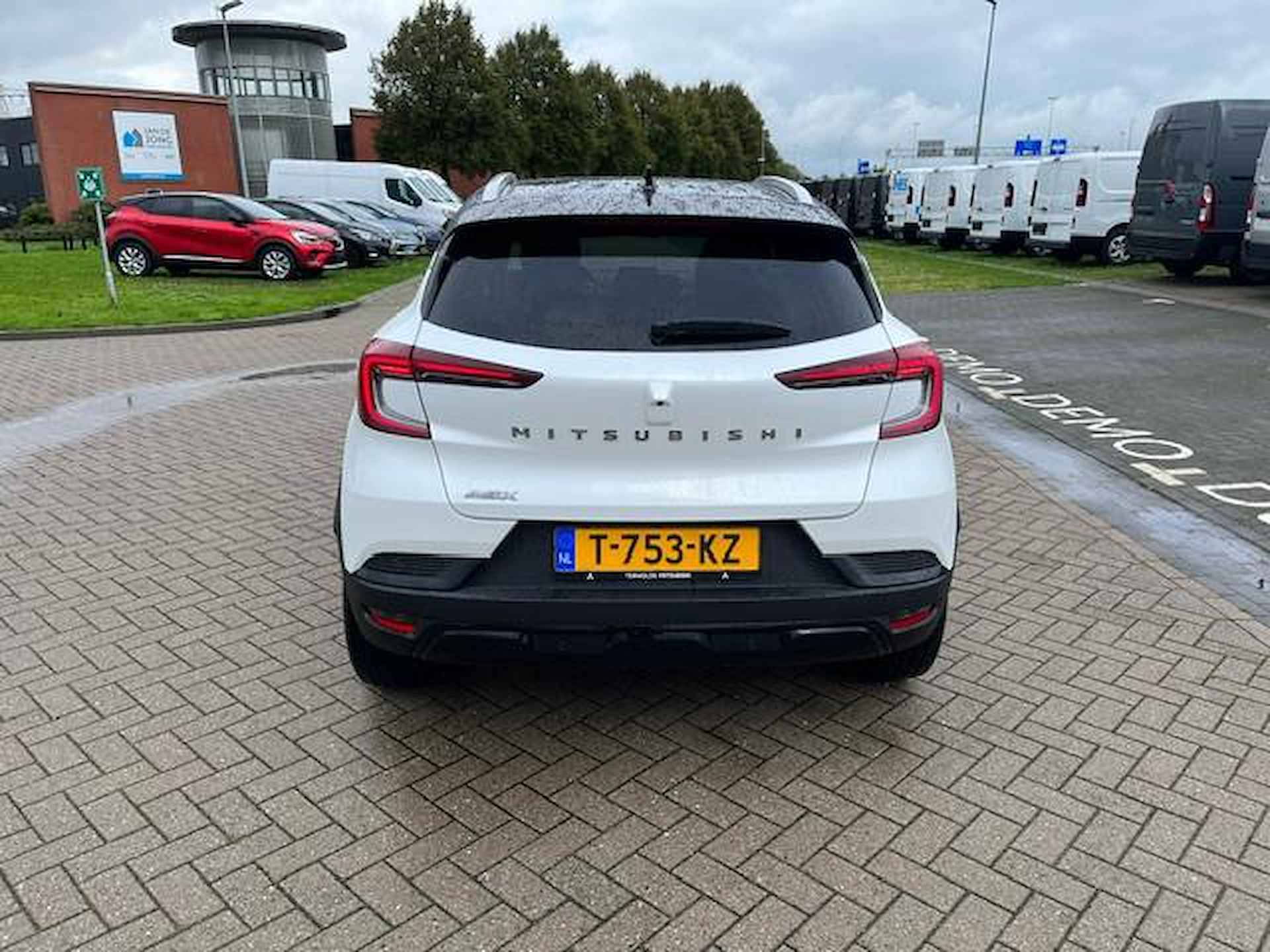 Mitsubishi ASX 1.3 First Edition Automaat | Stoel en stuurverwarming | Adaptieve cruise control | Achteruit rijcamera | DEMO | - 4/35