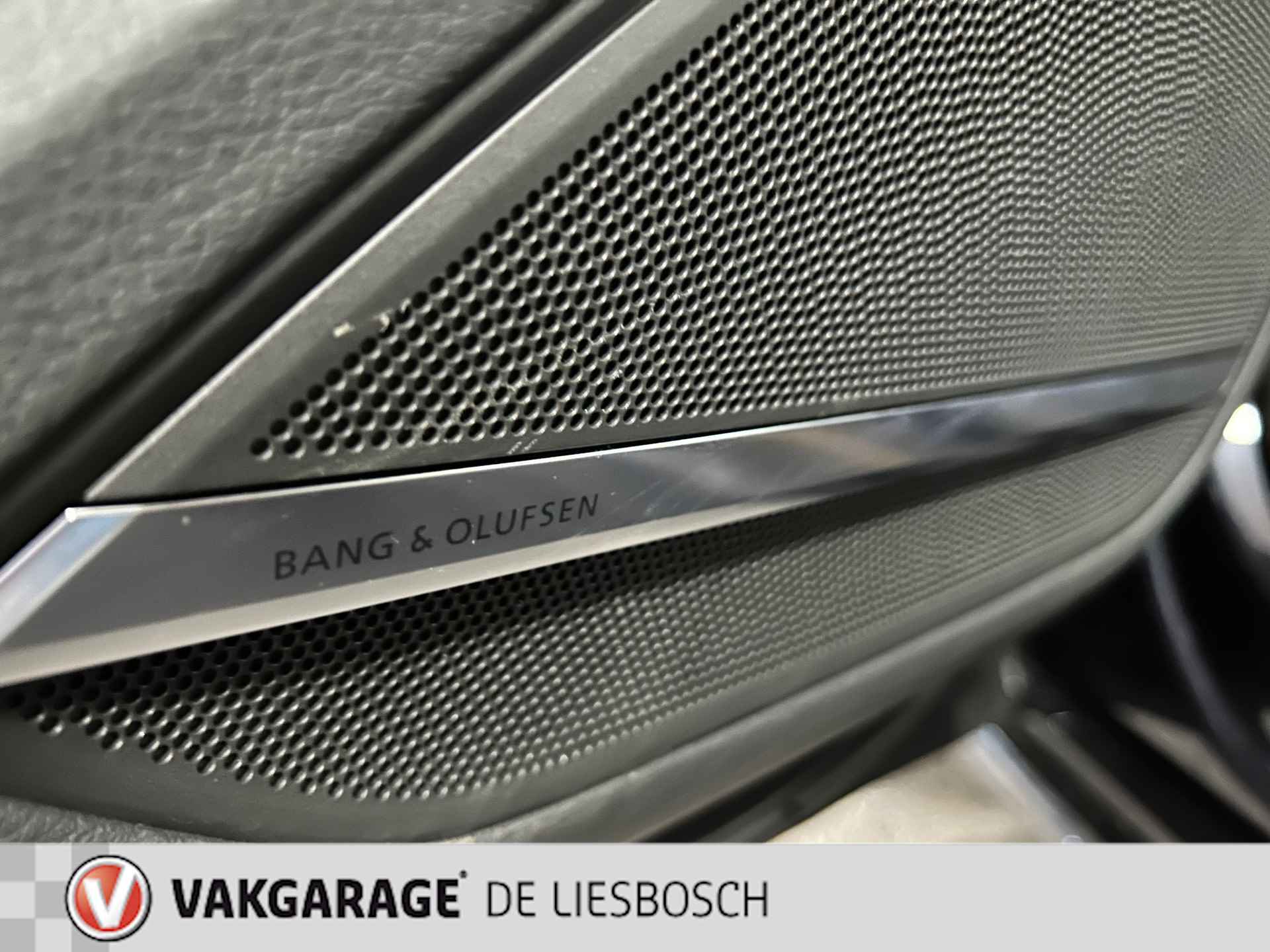 Audi A8 55 TFSI quattro / Leder / Navigatie / 20inch / B&O / stoel verwarming voor + achter. - 16/43