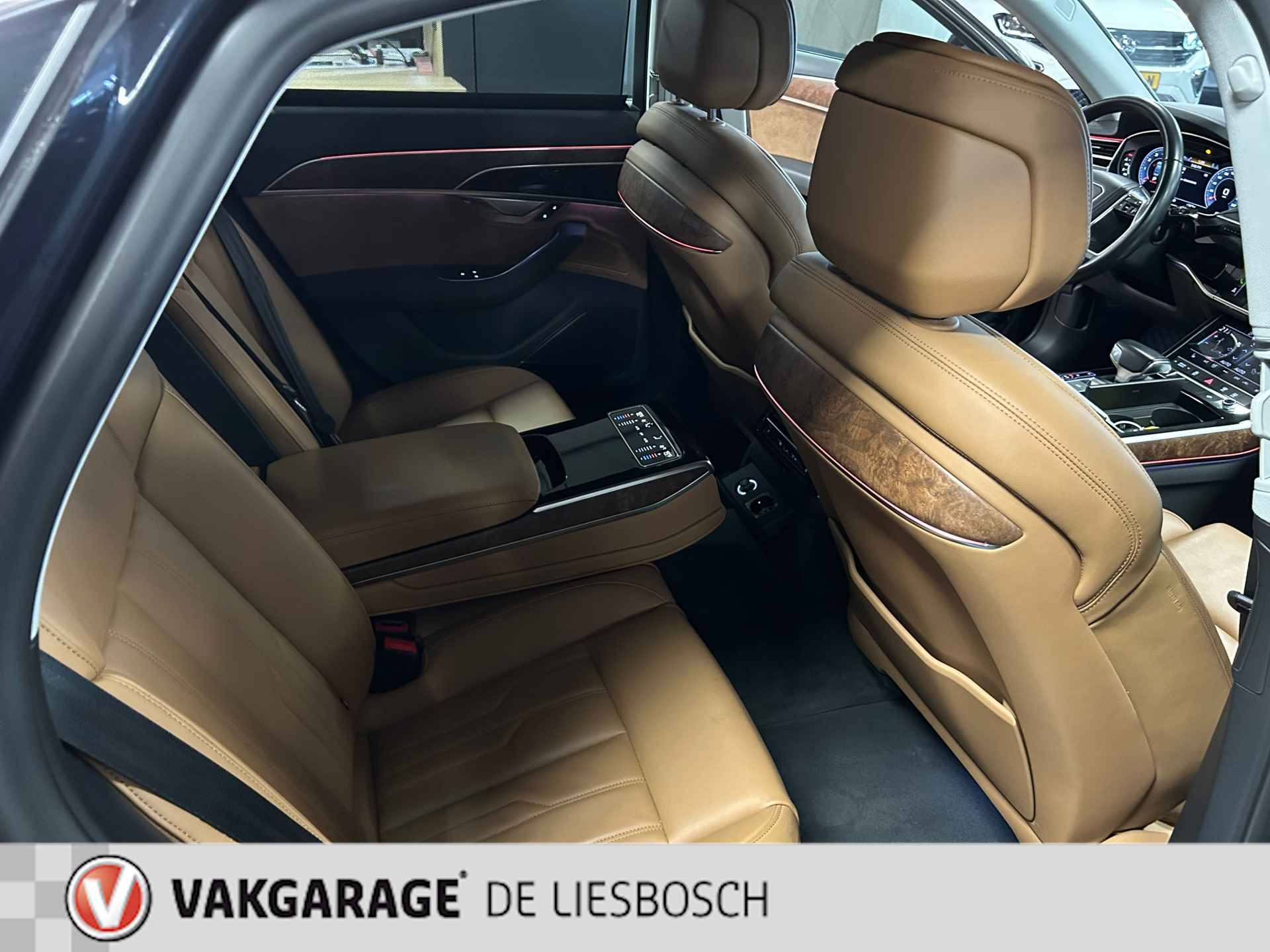 Audi A8 55 TFSI quattro / Leder / Navigatie / 20inch / B&O / stoel verwarming voor + achter. - 32/43