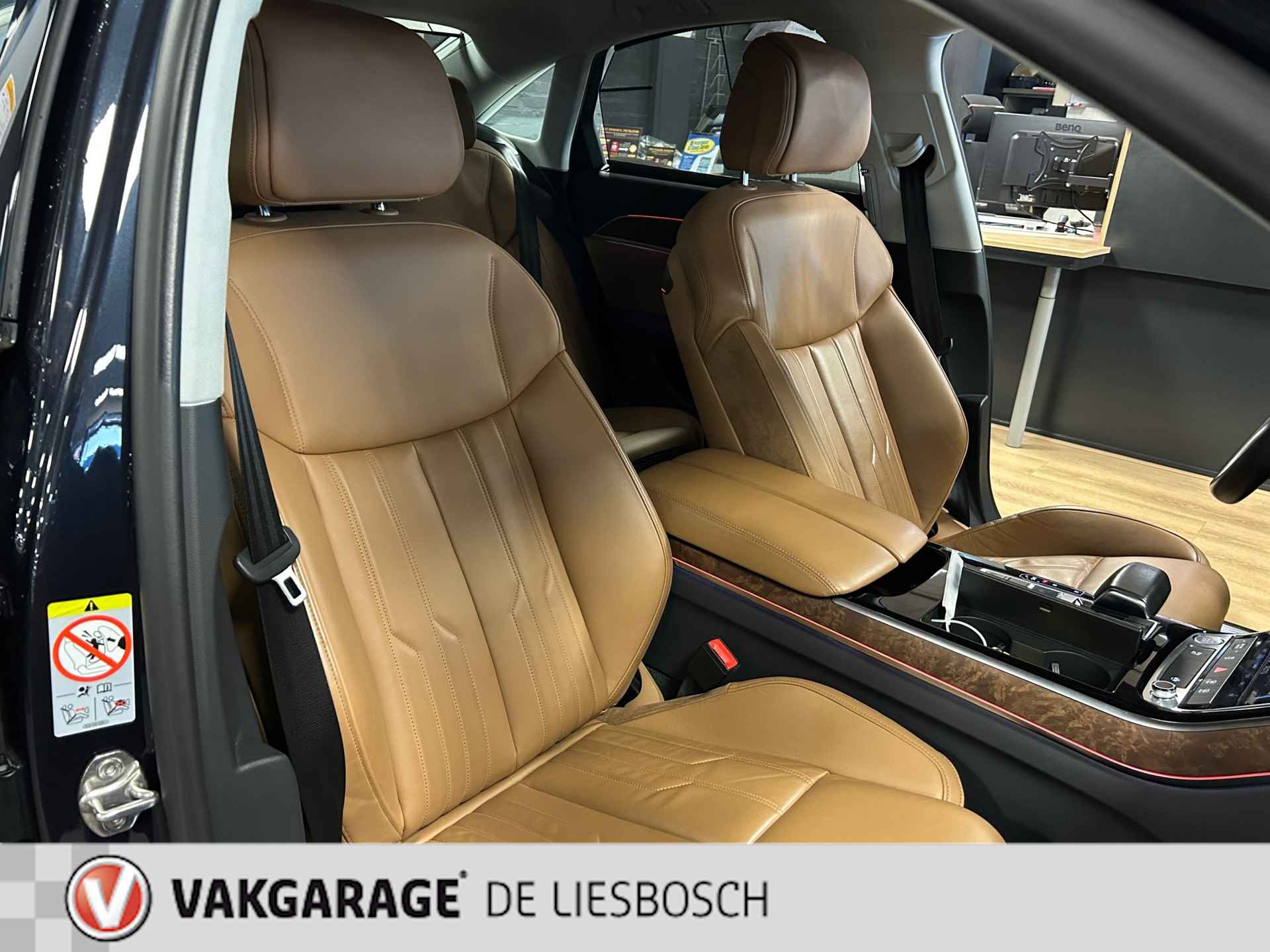 Audi A8 55 TFSI quattro / Leder / Navigatie / 20inch / B&O / stoel verwarming voor + achter. - 34/43