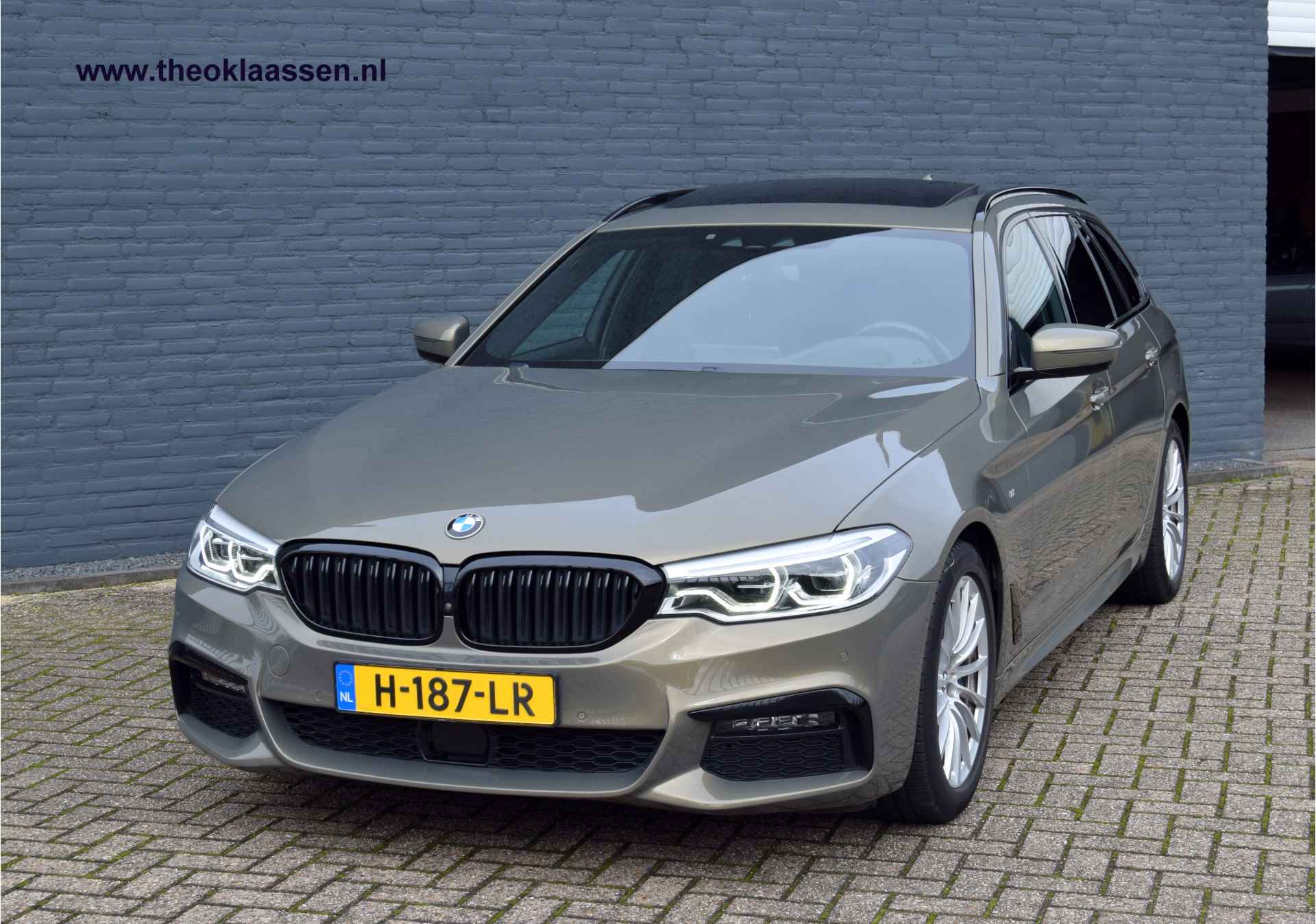 BMW 5 Serie Touring 530i High Executive M-Sport Individual Full-Options - 2/53