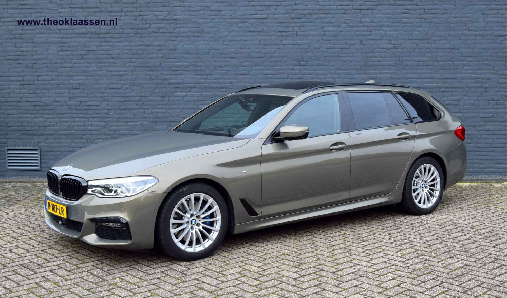 BMW 5 Serie Touring 530i High Executive M-Sport Individual Full-Options - 3/53