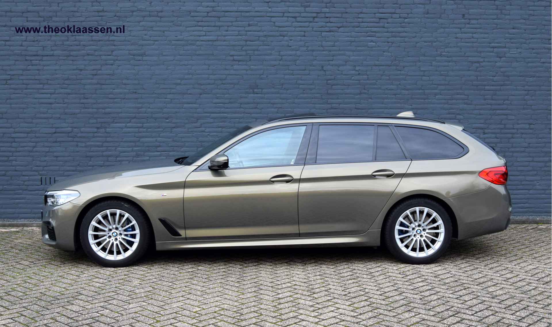 BMW 5 Serie Touring 530i High Executive M-Sport Individual Full-Options - 4/53
