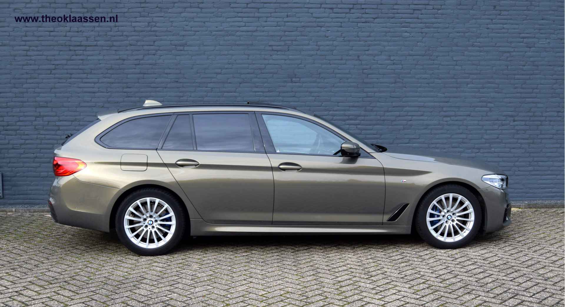 BMW 5 Serie Touring 530i High Executive M-Sport Individual Full-Options - 8/53