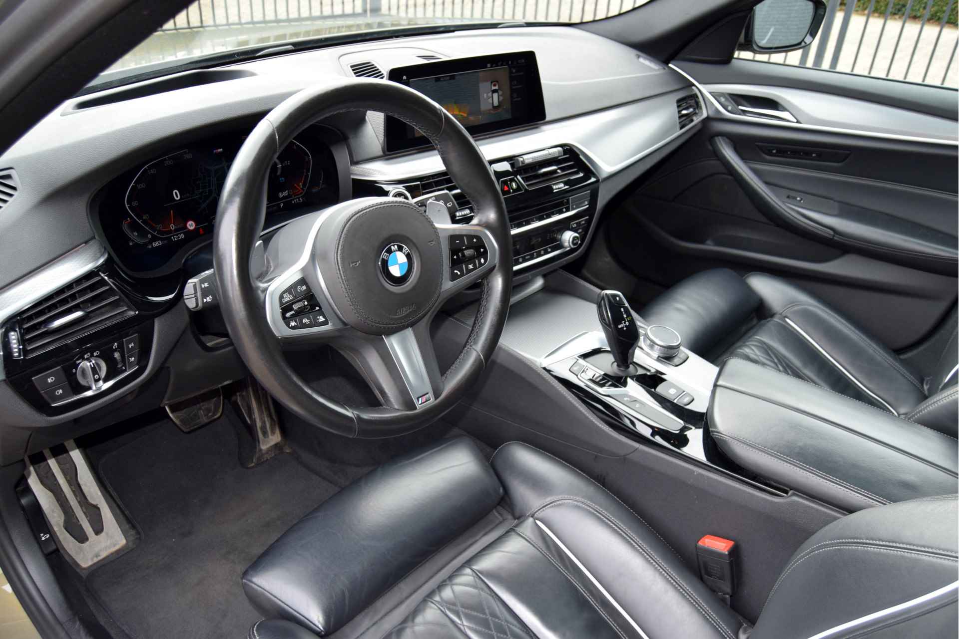 BMW 5 Serie Touring 530i High Executive M-Sport Individual Full-Options - 13/53