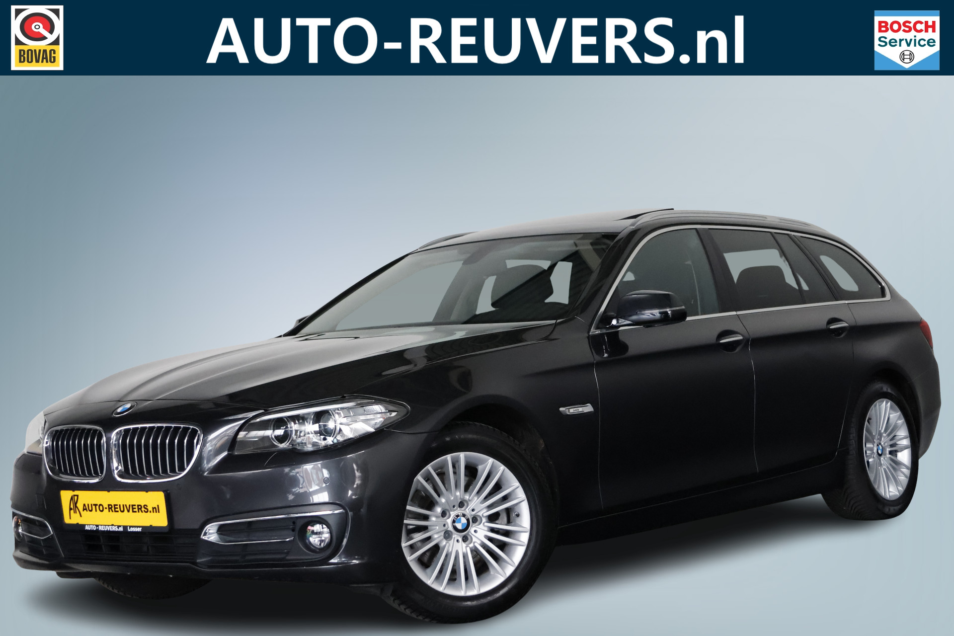 BMW 5 Serie Touring 520i Luxury Edition / Panorama / Leder / LED / Allseason