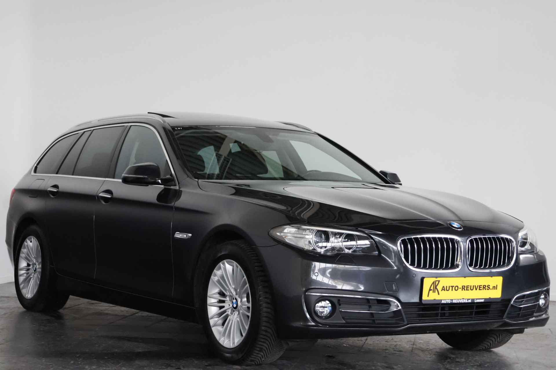 BMW 5 Serie Touring 520i Luxury Edition / Panorama / Leder / LED / Allseason - 5/36