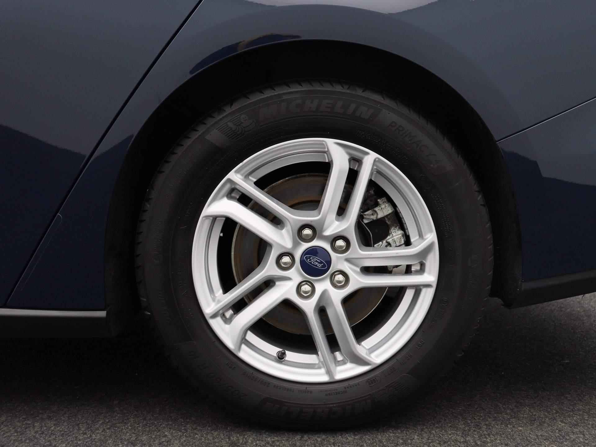 Ford Focus Wagon 1.5 EcoBlue Trend Edition | Airco | Lichtmetalen velgen | Apple carplay/ Android auto | Winterpack | - 15/33