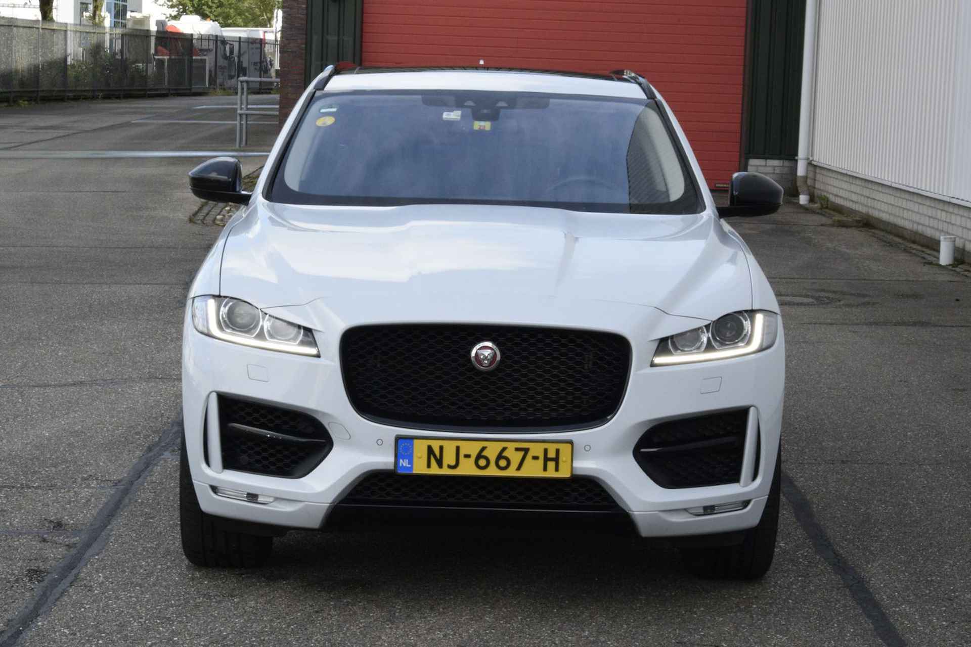 Jaguar F-Pace 3.0 TwinTurbo 300Pk R-Sport AWD | Head-Up | Pano-Schuifdak | Navi | Dode Hoek | Digital Cockpit | Aut. Achterklep | - 12/28