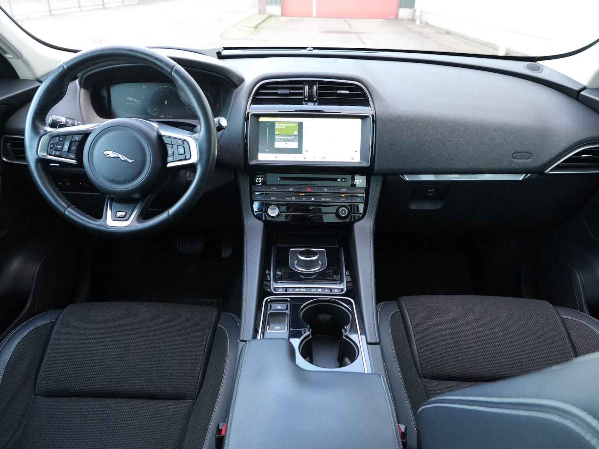 Jaguar F-Pace 3.0 TwinTurbo 300Pk R-Sport AWD | Head-Up | Pano-Schuifdak | Navi | Dode Hoek | Digital Cockpit | Aut. Achterklep | - 4/39