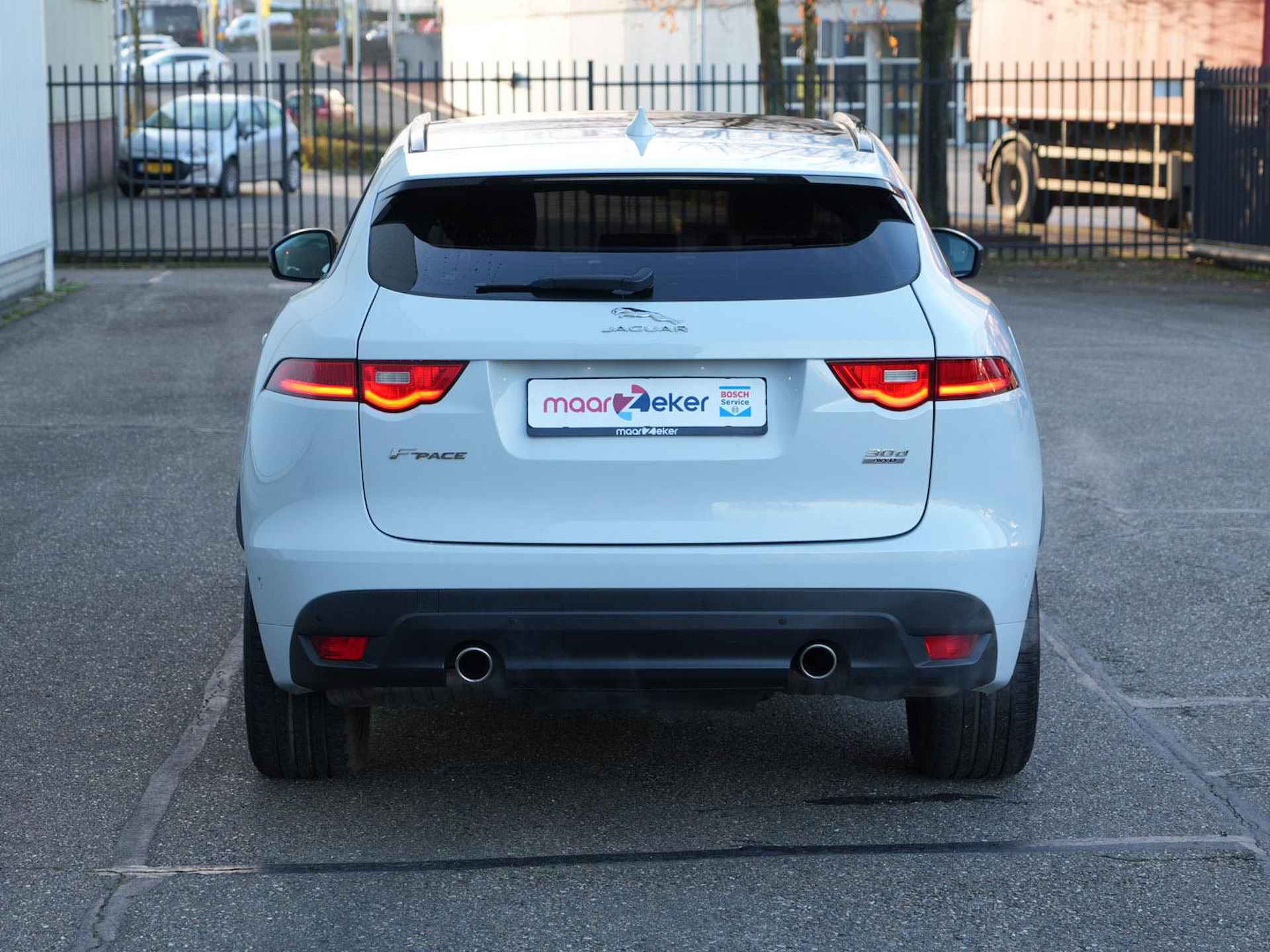 Jaguar F-Pace 3.0 TwinTurbo 300Pk R-Sport AWD | Head-Up | Pano-Schuifdak | Navi | Dode Hoek | Digital Cockpit | Aut. Achterklep | - 17/39