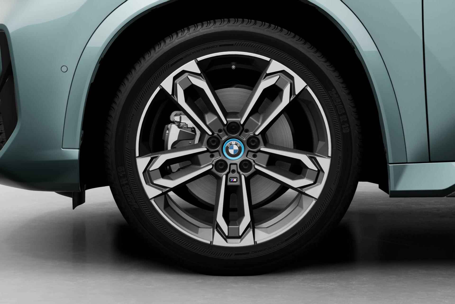 BMW iX1 xDrive30 Launch Edition 67 kWh | M Sportpakket | Elektrisch verwarmde voorstoelen - 10/21