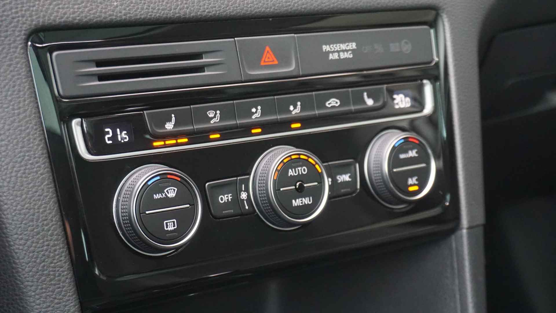 Volkswagen Golf Sportsvan 1.5 TSI 150pk DSG Highline Pano.Dak LED Keyless Navi A-Camera 17inch LM 55250km 1e Eigenaar *Complete Sportsvan* - 18/57