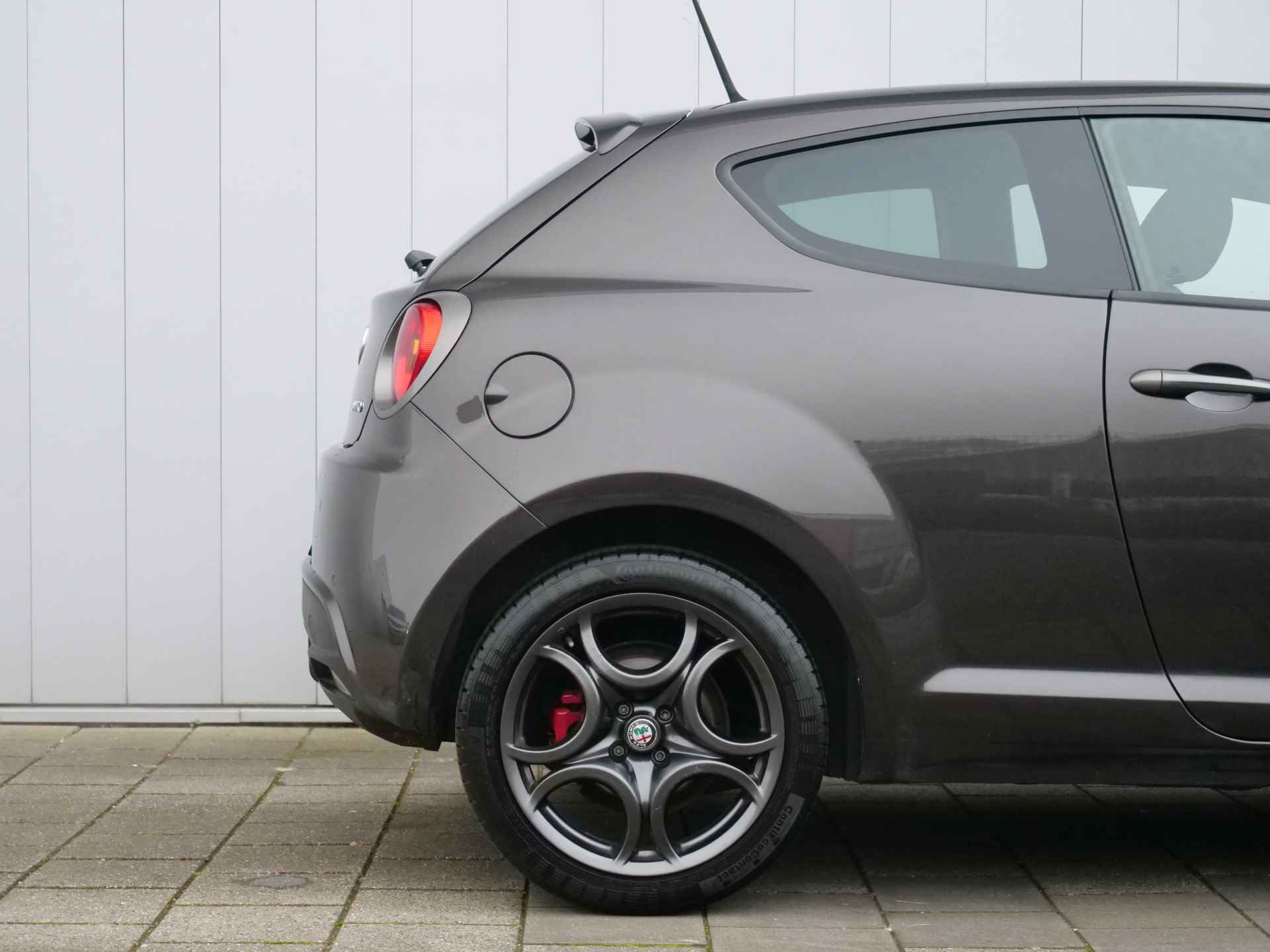 Alfa Romeo MiTo 0.9 TwinAir 105pk ECO Super Navigatie / PDV / 17 Inch - 19/35