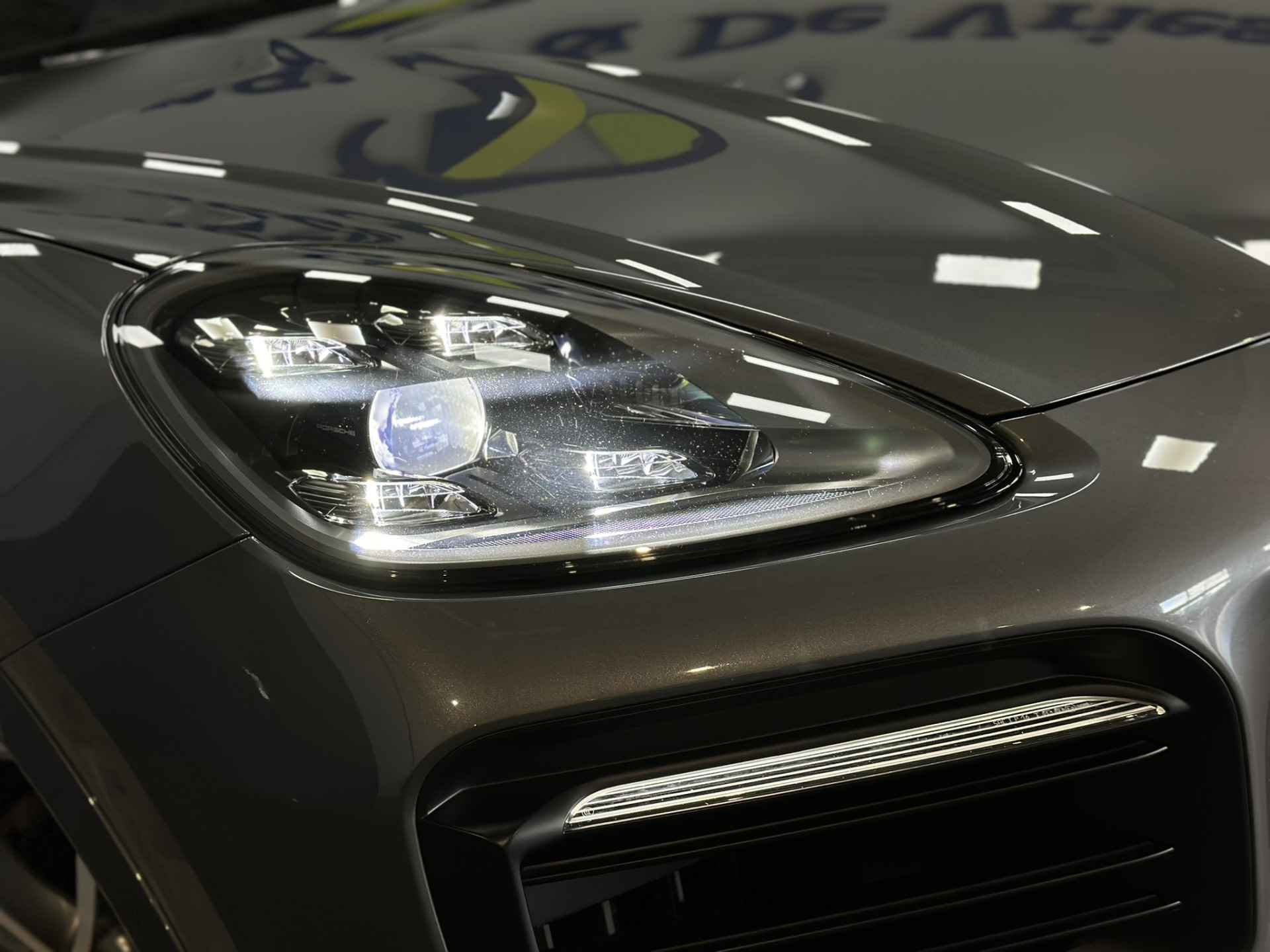 Porsche Cayenne 3.0 E-Hybrid LED PDLS+ | Bose | Luchtvering | Adaptive Cruise | 360 Camera | Panorama | Leder | Trekhaak | Stoelkoeling | Apple Carplay Android Auto | Isofix | NAP | - 9/54