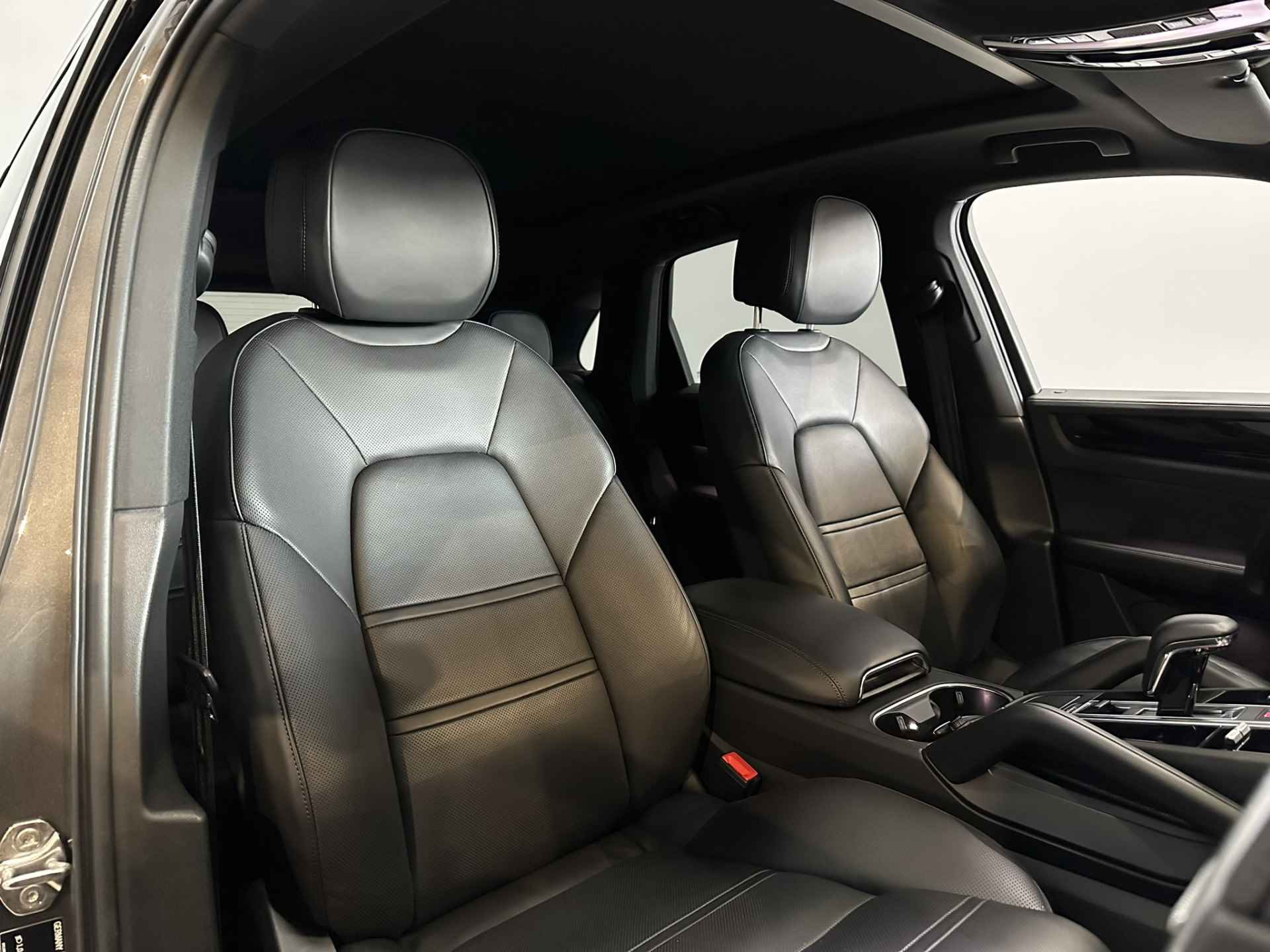 Porsche Cayenne 3.0 E-Hybrid LED PDLS+ | Bose | Luchtvering | Adaptive Cruise | 360 Camera | Panorama | Leder | Trekhaak | Stoelkoeling | Apple Carplay Android Auto | Isofix | NAP | - 32/54