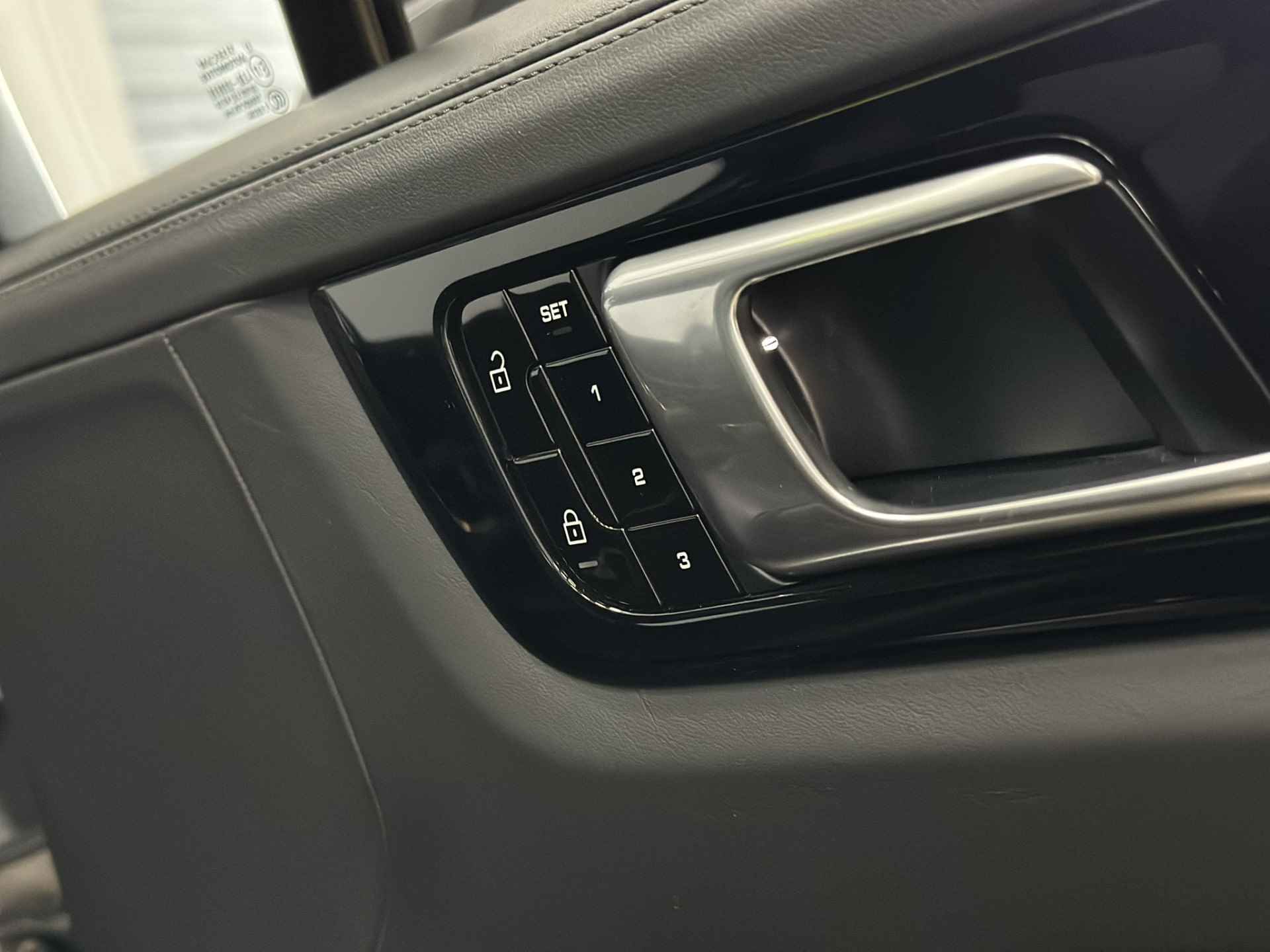 Porsche Cayenne 3.0 E-Hybrid LED PDLS+ | Bose | Luchtvering | Adaptive Cruise | 360 Camera | Panorama | Leder | Trekhaak | Stoelkoeling | Apple Carplay Android Auto | Isofix | NAP | - 35/54