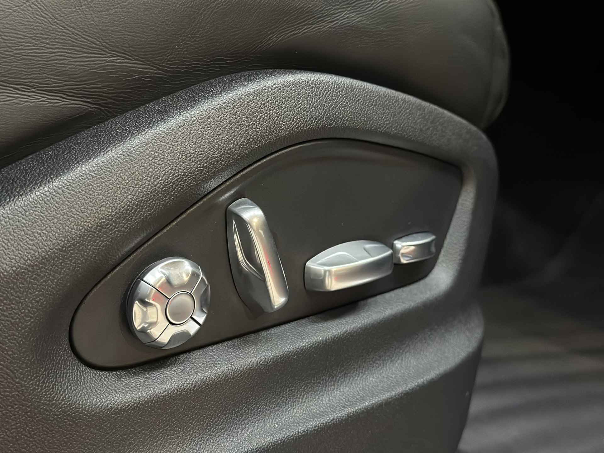 Porsche Cayenne 3.0 E-Hybrid LED PDLS+ | Bose | Luchtvering | Adaptive Cruise | 360 Camera | Panorama | Leder | Trekhaak | Stoelkoeling | Apple Carplay Android Auto | Isofix | NAP | - 36/54