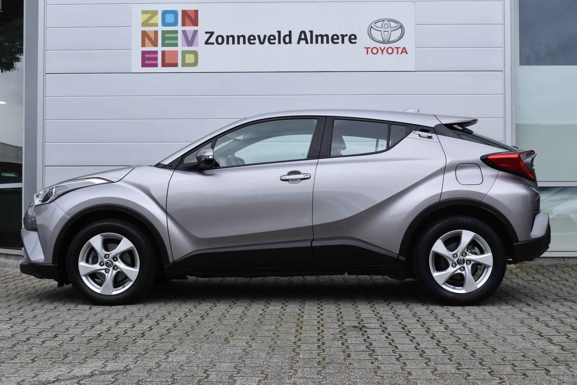 Toyota C-HR 1.2 Dynamic - 2/32