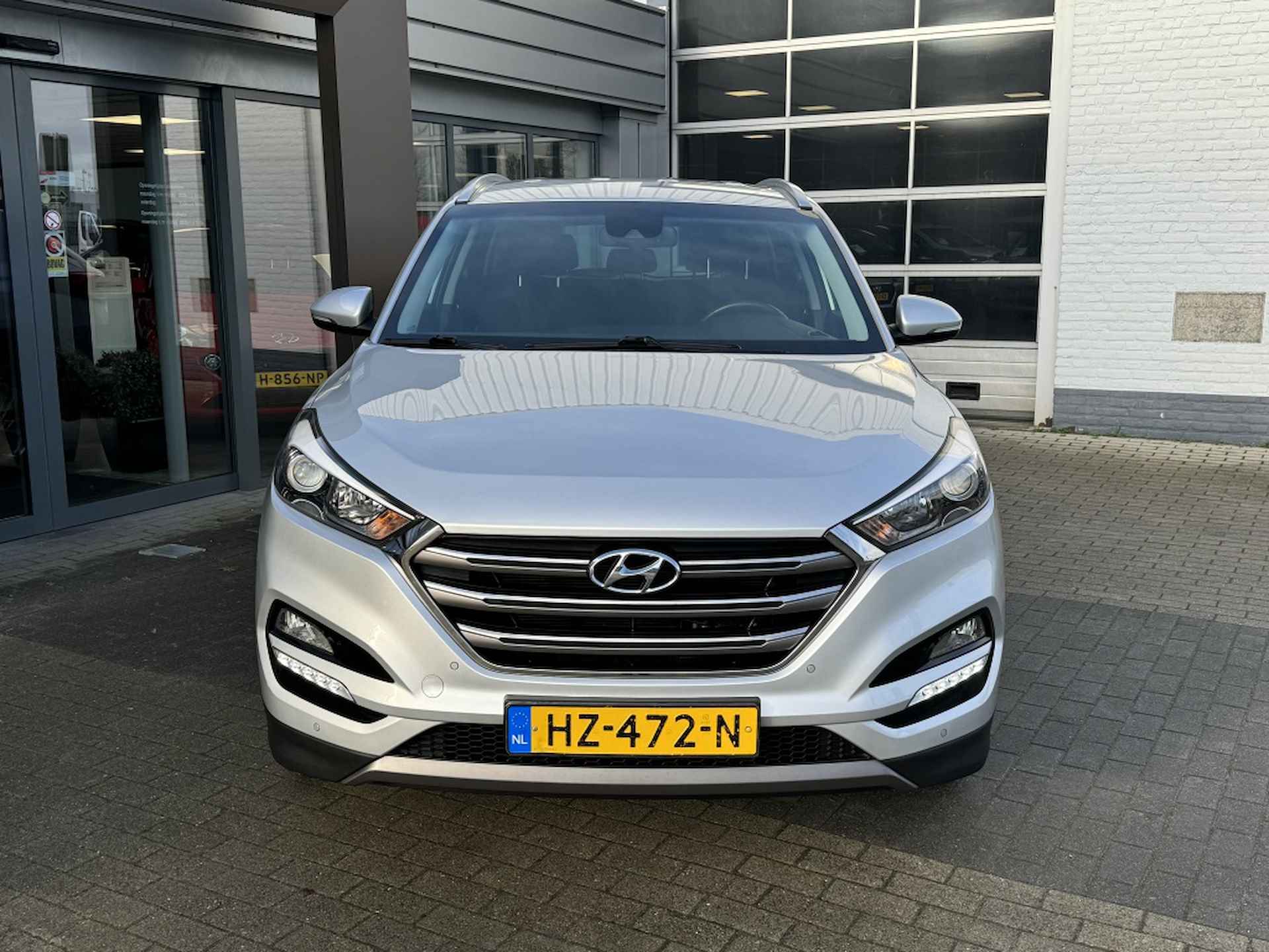 Hyundai Tucson 1.6 GDI Comfort | Trekhaak afneembaar 1400KG! | Navigatie | Stoe - 2/33