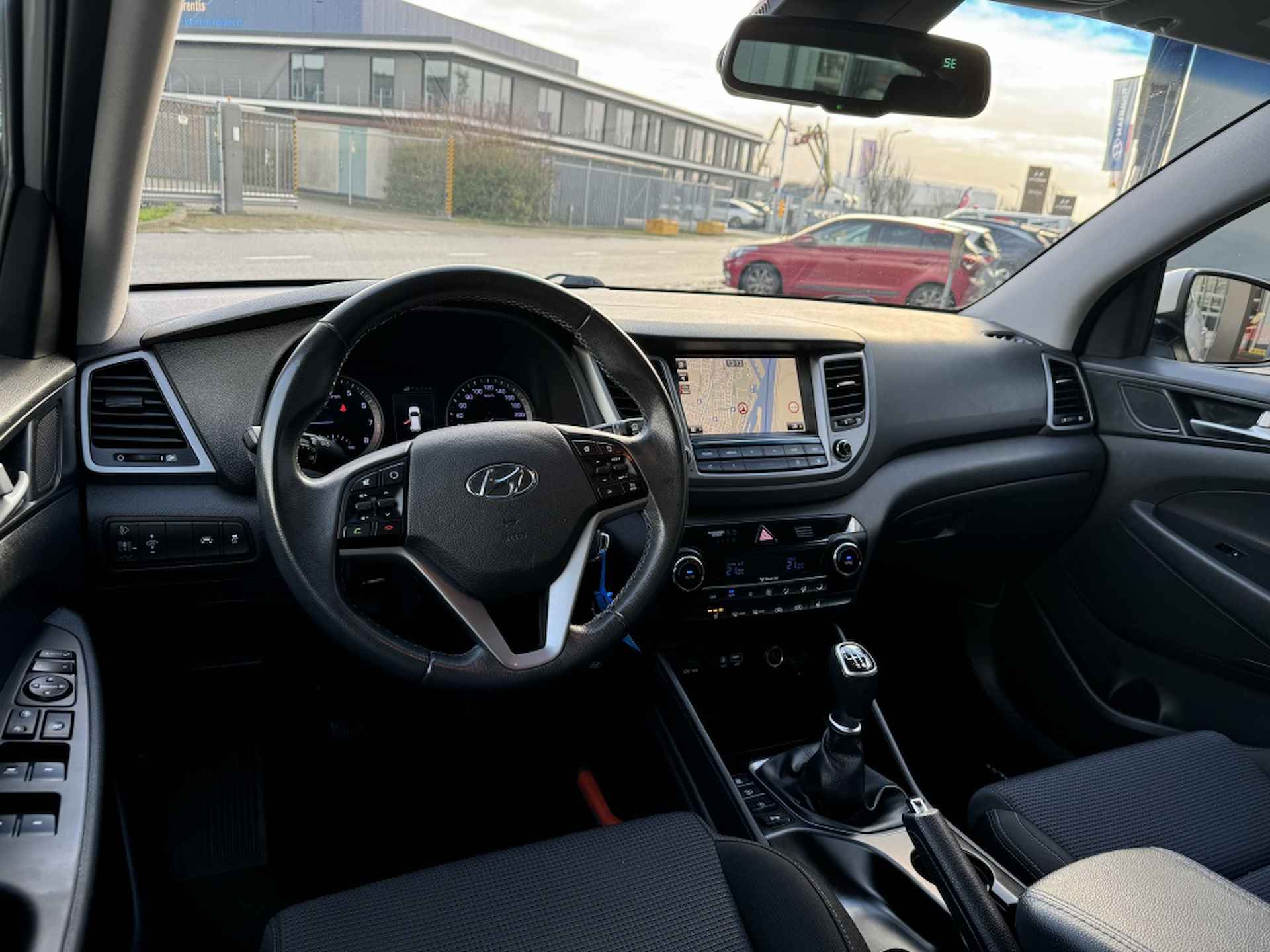 Hyundai Tucson 1.6 GDI Comfort | Trekhaak afneembaar 1400KG! | Navigatie | Stoe - 18/33