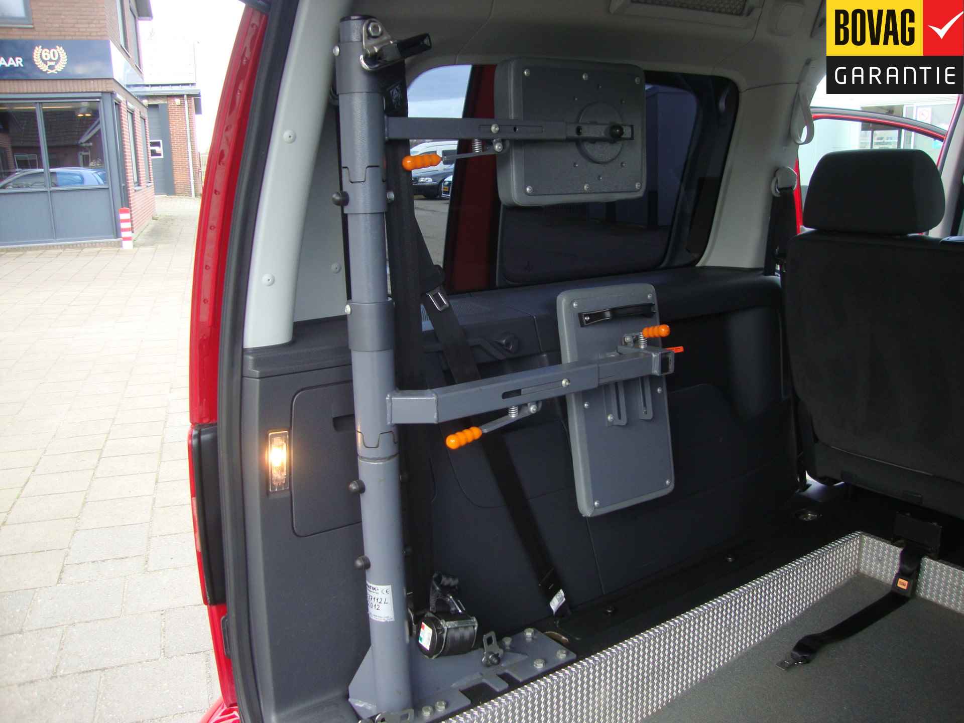 Volkswagen Caddy Maxi 1.2 TSI Trendline Rolstoel / Invalide , 5 pers + 1 rolstoelplaats( Airco,Cruise Control) RIJKLAARPRIJS! - 33/47