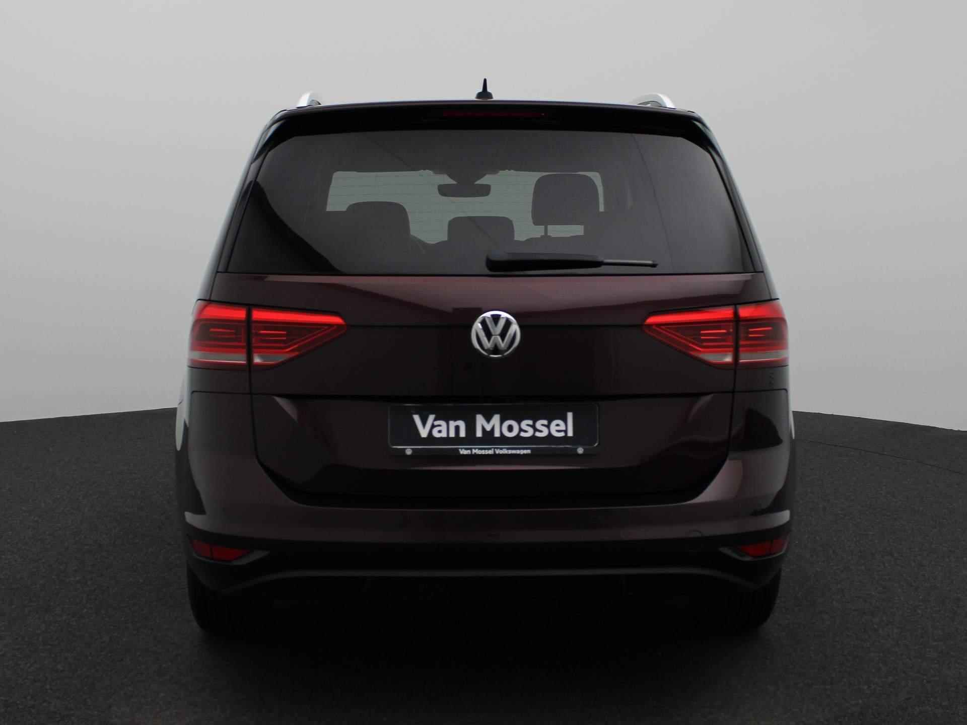 Volkswagen Touran 1.6 TDI SCR Highline | Lederen Bekleding | Stoelverwarming | Stuurwielverwarming | Start/Stop | Apple Carplay | Navigatie | Automatische Achterklep | Elektrisch Verstelbare Stoelen | Standkachel | - 5/39