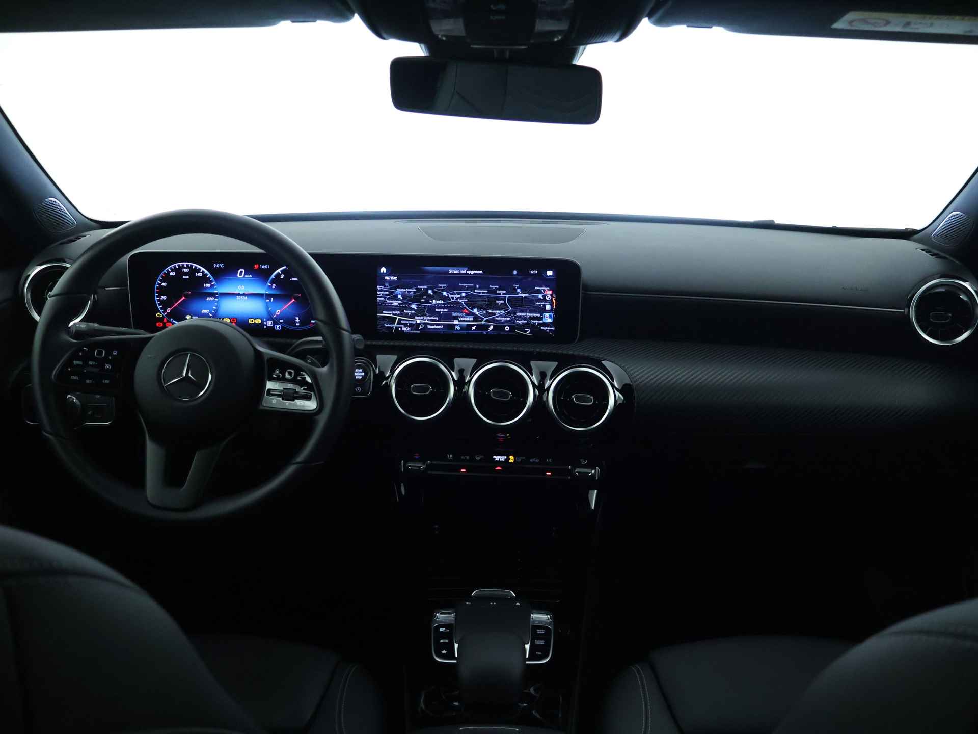 Mercedes-Benz A-Klasse 180 Business Solution | Achteruitrijcamera | Apple Carplay | Navigatie | Stoelverwarming | Inclusief 24 maanden MB Certified garantie voor Europa. - 6/41