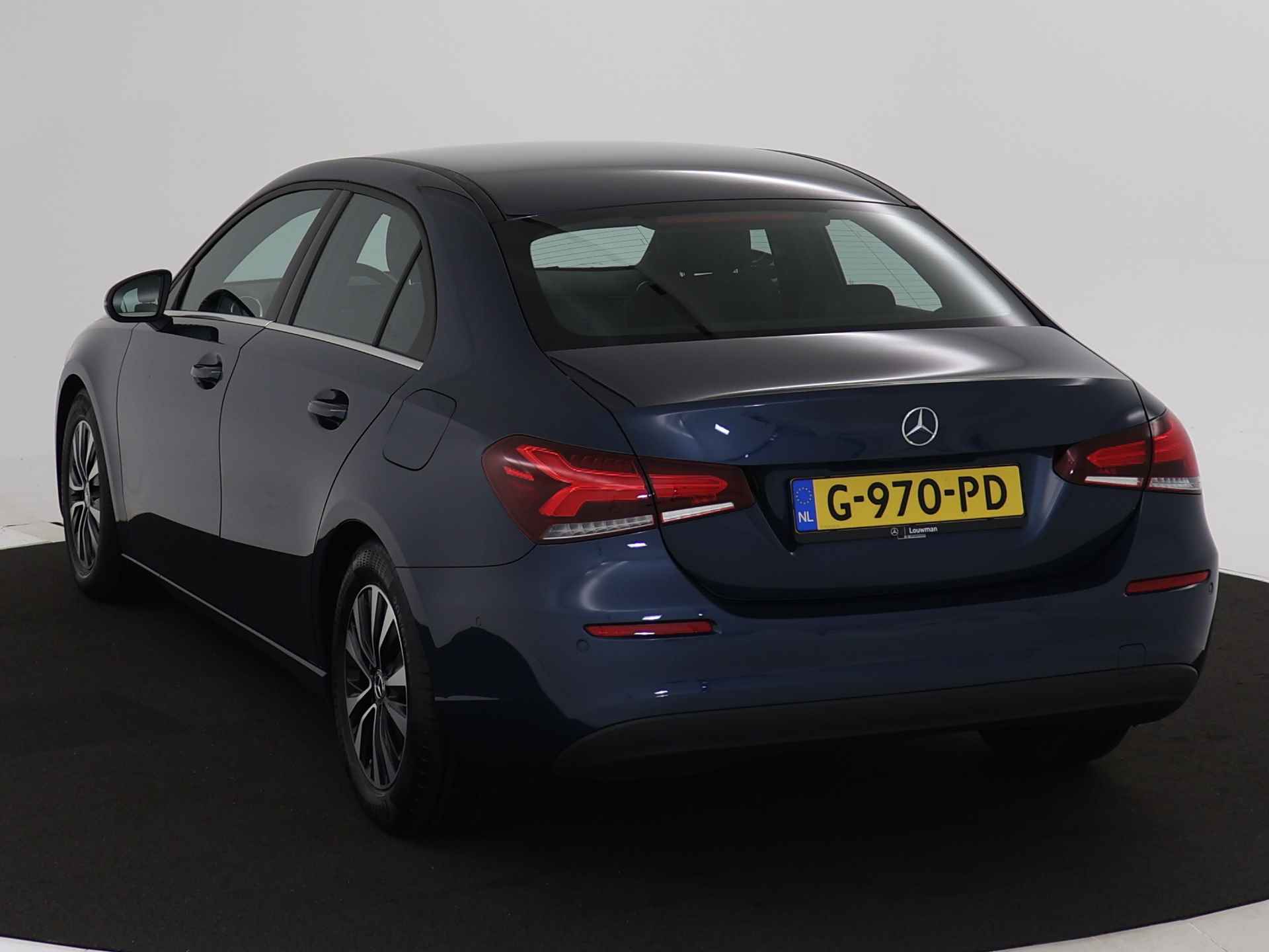 Mercedes-Benz A-Klasse 180 Business Solution | Achteruitrijcamera | Apple Carplay | Navigatie | Stoelverwarming | Inclusief 24 maanden MB Certified garantie voor Europa. - 17/41