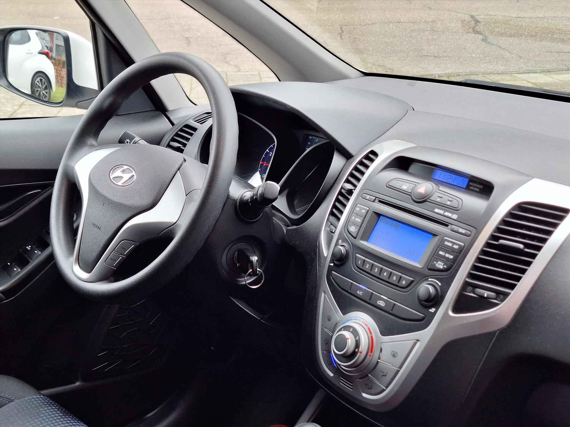 HYUNDAI IX20 1.6i Automaat | Trekhaak, Airconditioning, Fijne instap, Weinig KM, Cetrale deurvergrendeling, Elektrische ramen - 13/24