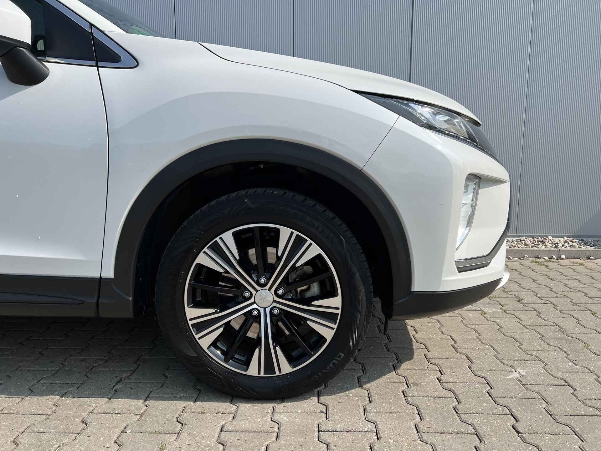 Mitsubishi Eclipse Cross 1.5 DI-T Intense / Automaat / Trekhaak 1.600 KG Trekgewicht / Stoelverwarming / Android Auto & Apple Carplay / Achteruitrijcamera / - 17/29