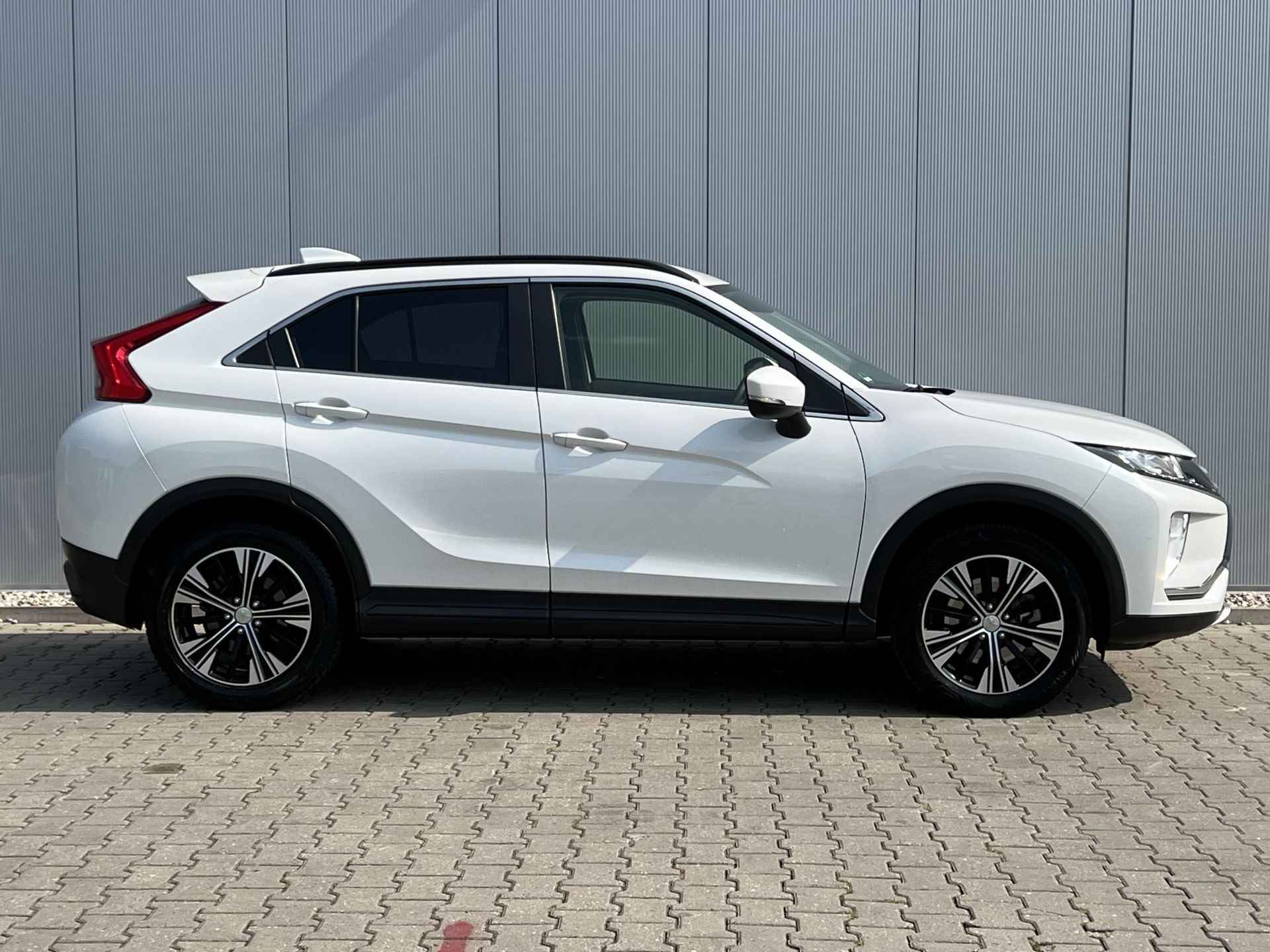 Mitsubishi Eclipse Cross 1.5 DI-T Intense / Automaat / Trekhaak 1.600 KG Trekgewicht / Stoelverwarming / Android Auto & Apple Carplay / Achteruitrijcamera / - 18/29