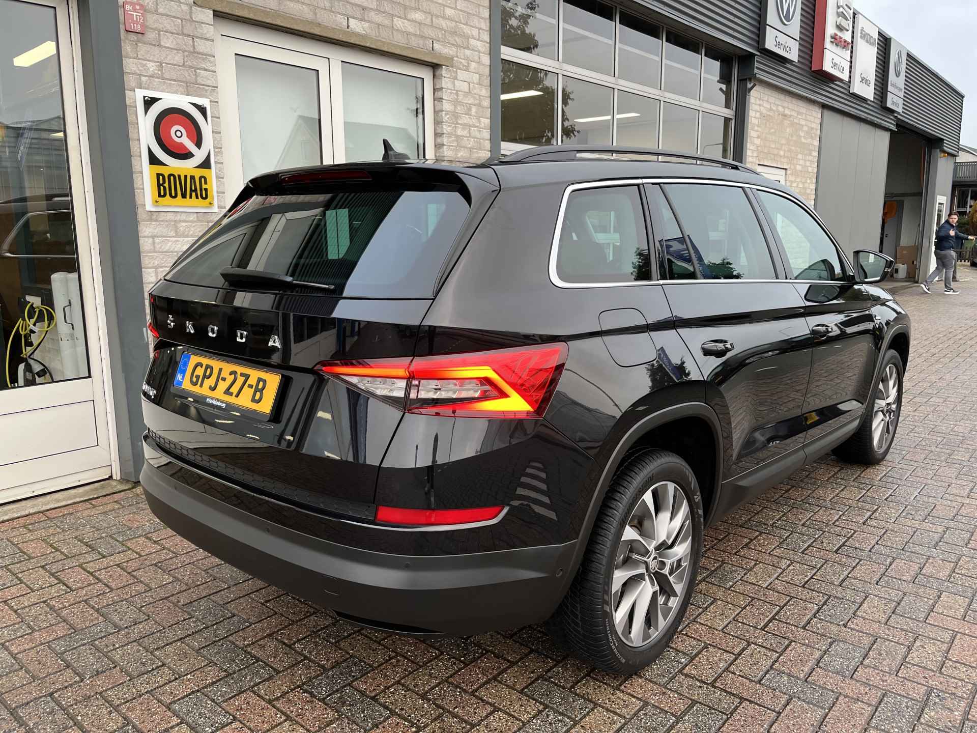 Škoda Kodiaq 1.5 TSI Ambition Clever 7p. / AUTOMAAT/ PARK. SENSOREN/ DODE HOEK/ STOEL VERWARM. V EN A/ STUUR VERWARM./ KEYLESS/ ADAPT. CRUISE/ APP CONNECT/ NAVI/ CLIMA/ DAB/ - 42/47