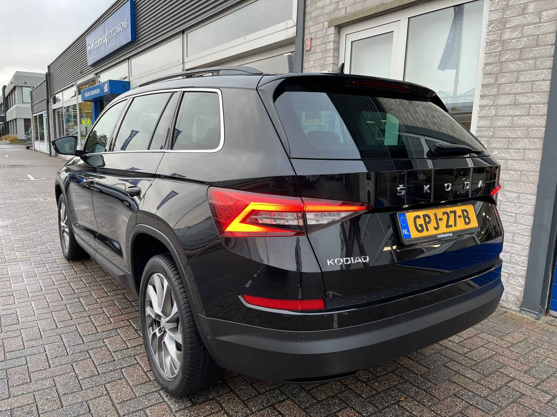 Škoda Kodiaq 1.5 TSI Ambition Clever 7p. / AUTOMAAT/ PARK. SENSOREN/ DODE HOEK/ STOEL VERWARM. V EN A/ STUUR VERWARM./ KEYLESS/ ADAPT. CRUISE/ APP CONNECT/ NAVI/ CLIMA/ DAB/ - 6/47