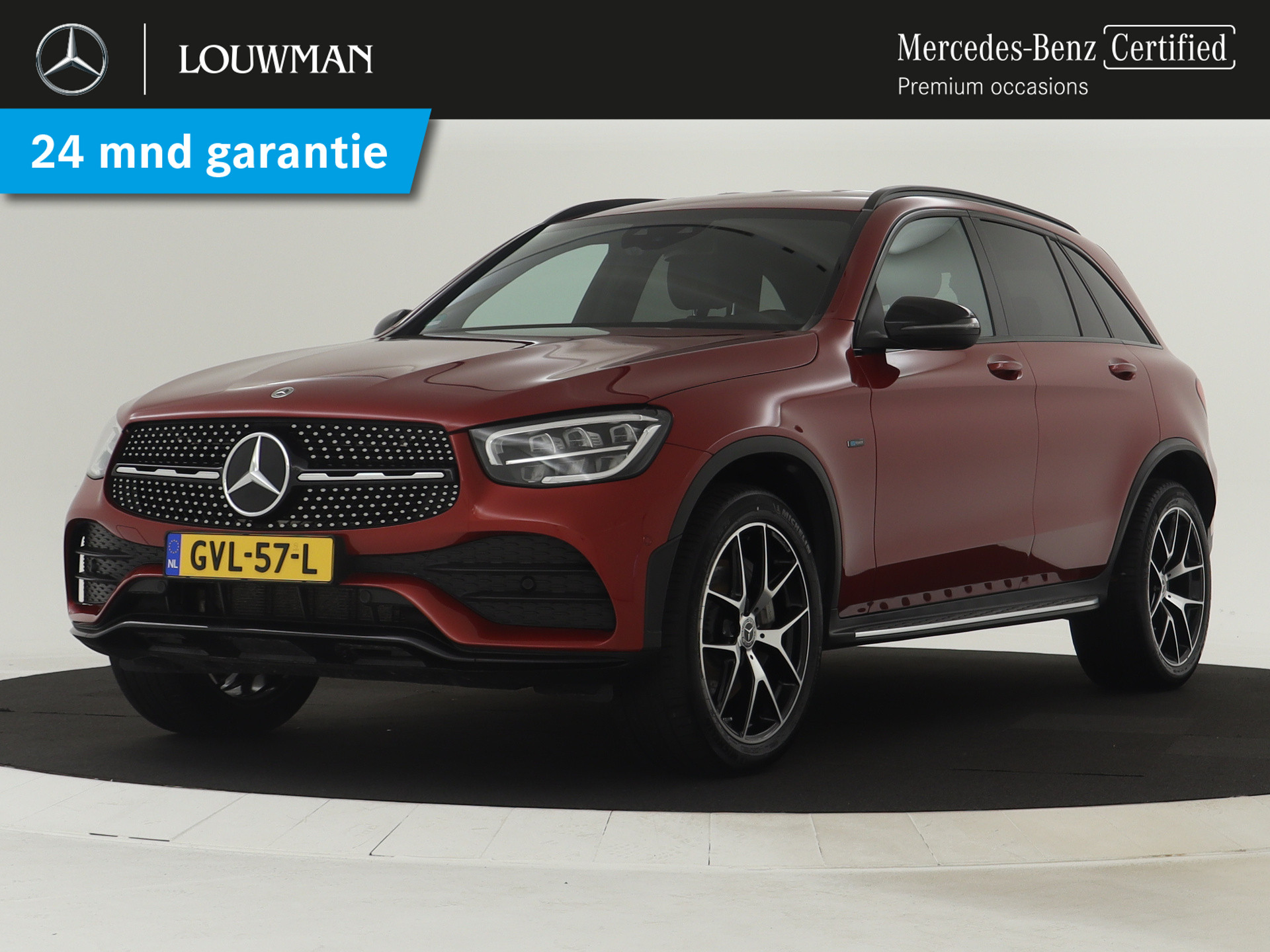 Mercedes-Benz GLC 300 e AMG Plug-In Hybride | Achteruitrijcamera | Apple Carplay | Nightpakket | Stoelverwarming | Inclusief 24 maanden MB Certified garantie voor Europa.