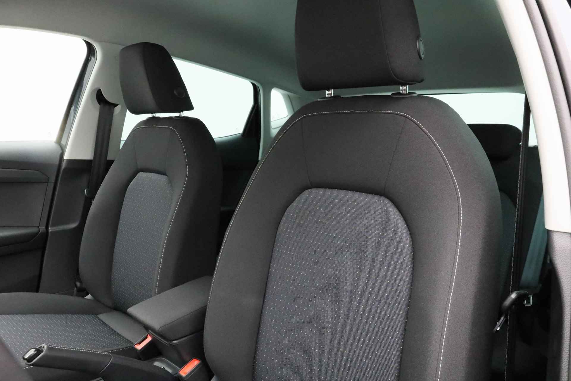 SEAT Ibiza 1.0 TSI 95PK Style Business Connect | Parkeersensoren voor/achter | Stoelverwarming | Navi | Lane Assist - 9/35