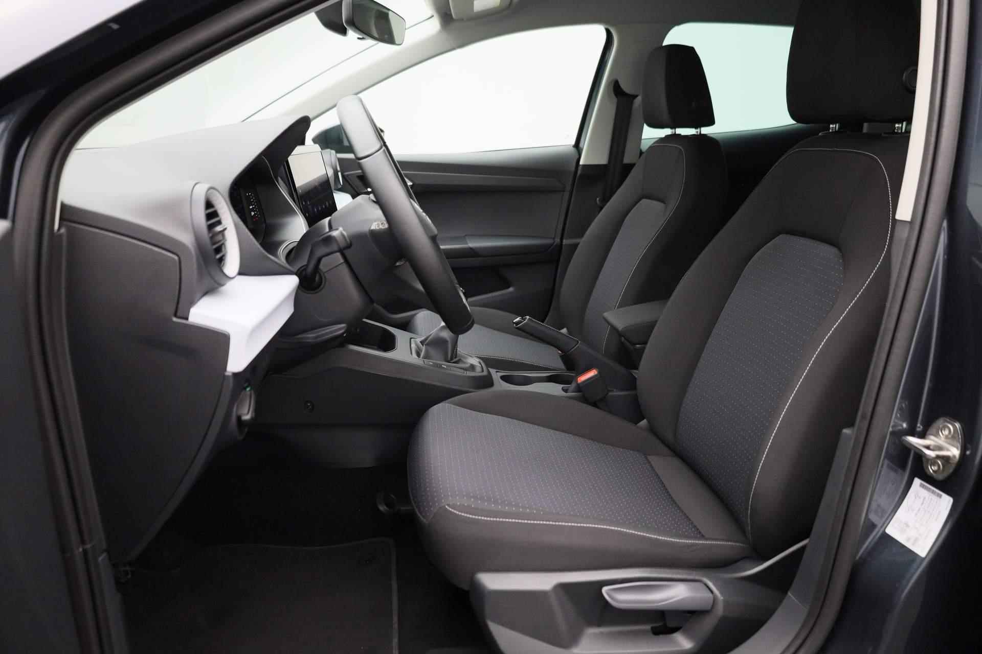 SEAT Ibiza 1.0 TSI 95PK Style Business Connect | Parkeersensoren voor/achter | Stoelverwarming | Navi | Lane Assist - 19/35