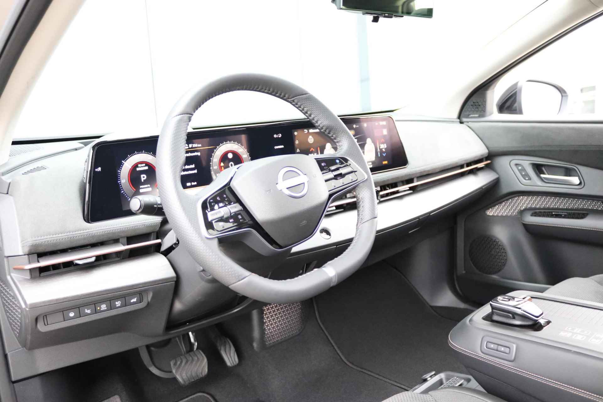 Nissan Ariya 66 kWh Evolve |20-inch Velgen| Panoramadak|  Two-Tone| 22KW Lader|Trekhaak| - 6/58
