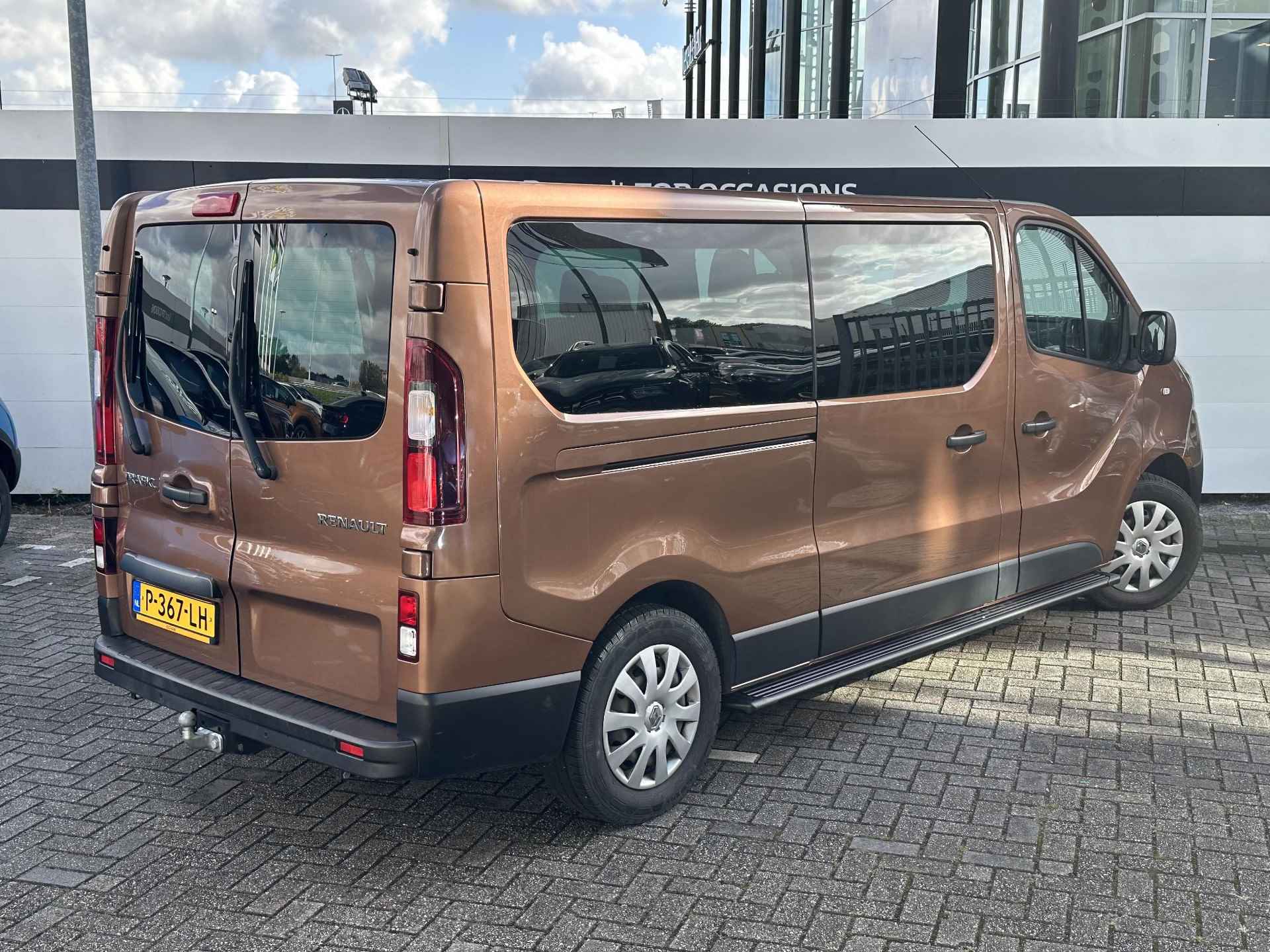 Renault Trafic Passenger 2.0 dCi 120 Grand Zen | 9 Persoons! | Uniek | Trekhaak | P. Sensoren | Apple Carplay | Dealer Onderhouden! - 12/30