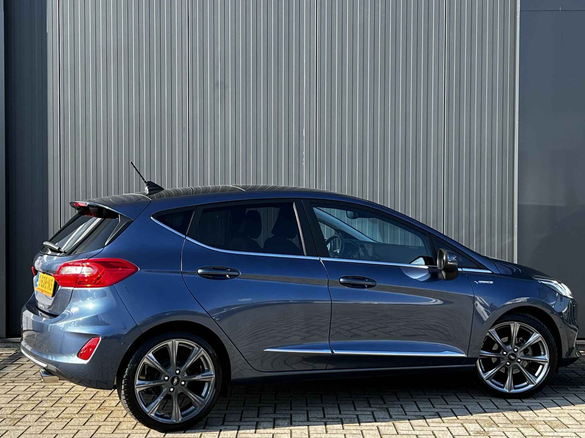 Ford Fiesta 1.0 EcoBoost Vignale | Panorama schuif/kanteldak | Navigatie | Leder | B&O Audio | - 4/38