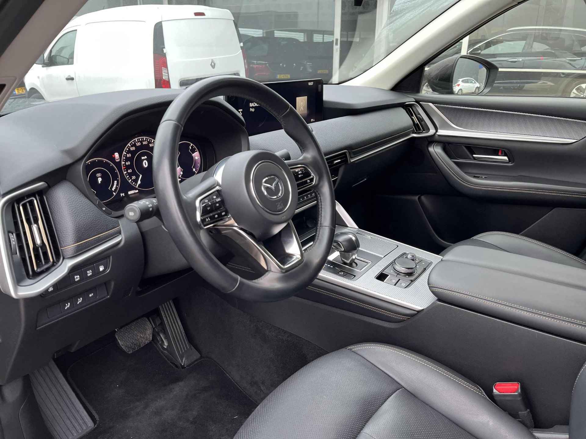 Mazda CX-60 2.5 e-SkyActiv PHEV Homura | Rijklaarprijs! | Stoel & stuur verwarming | Leder interieur | Stoelverwarming achterbank | Incl 36 mnd bovag garantie! | - 10/26