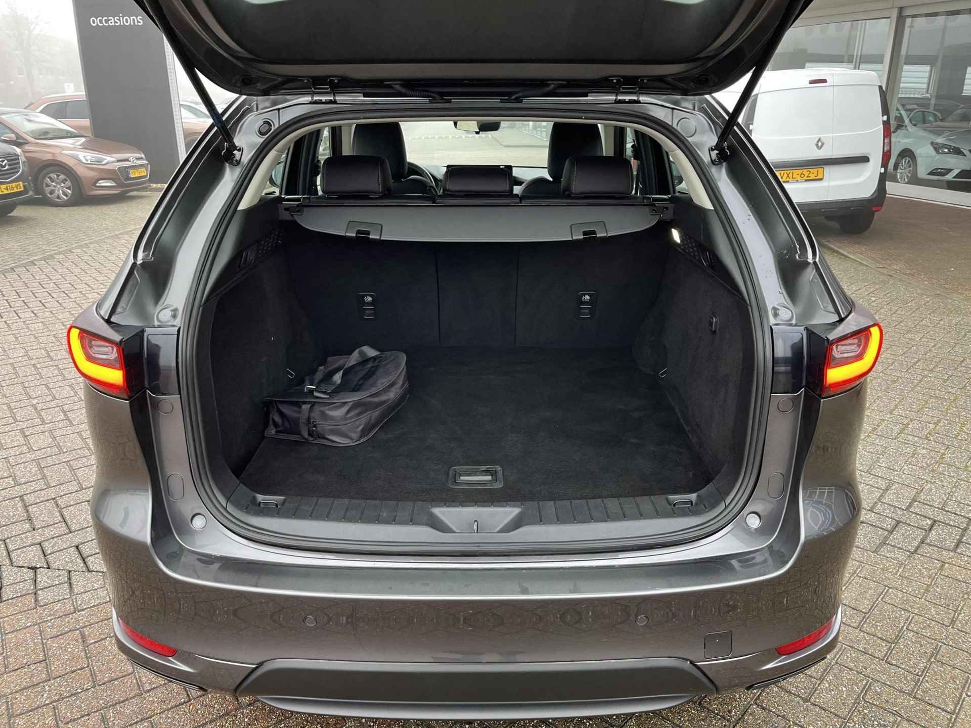 Mazda CX-60 2.5 e-SkyActiv PHEV Homura | Rijklaarprijs! | Stoel & stuur verwarming | Leder interieur | Stoelverwarming achterbank | Incl 36 mnd bovag garantie! | - 23/26