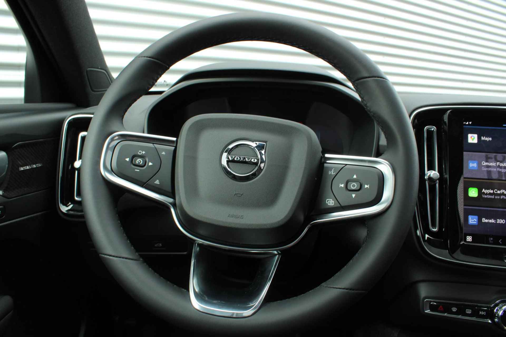 Volvo XC40 Single Motor Extended Range Plus 82 kWh | Achteruitrijcamera | Dodehoekdetectie | DAB | Apple Carplay/Android Auto | Elektrische Kofferklep | Parkeersensor Voor - 9/24
